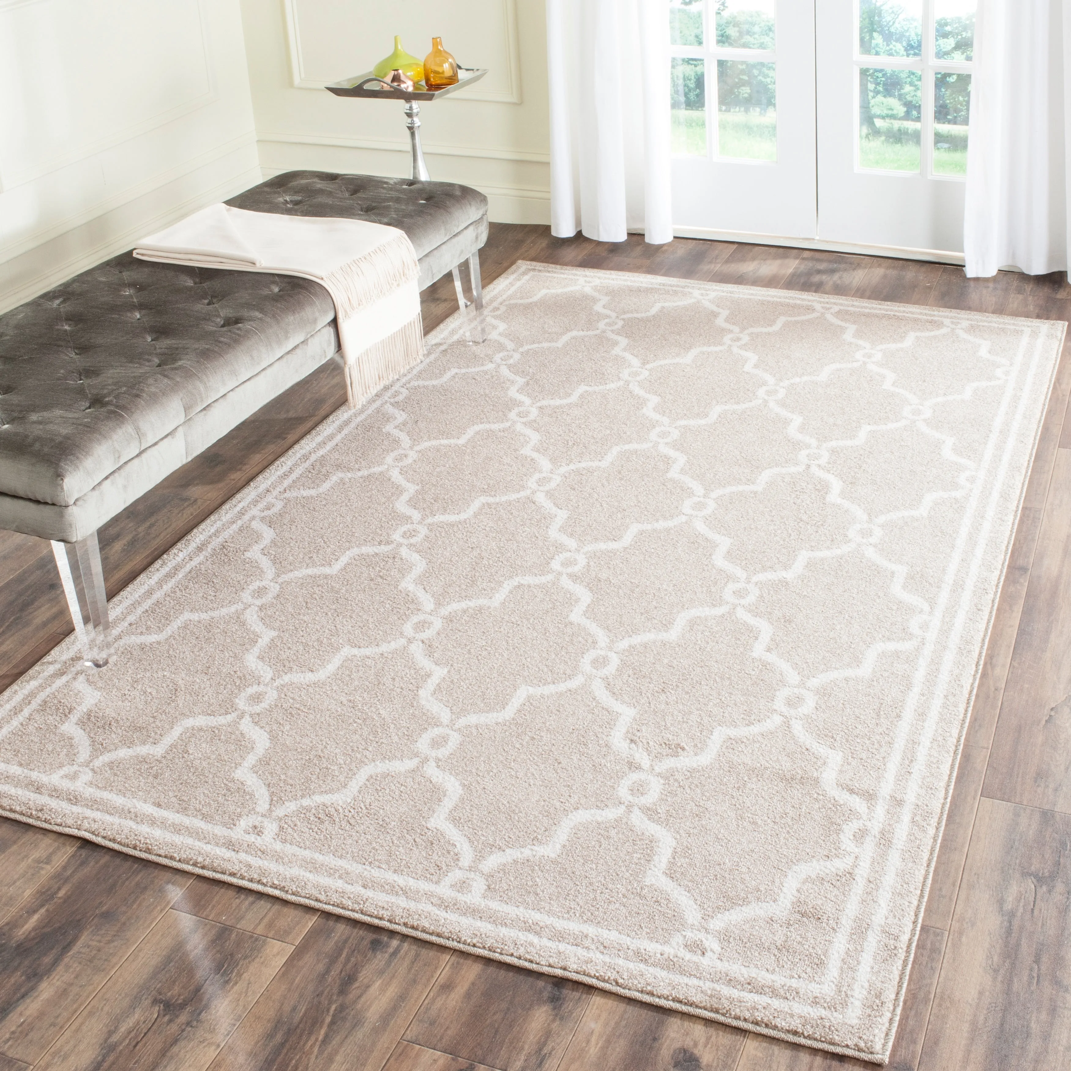 SAFAVIEH Amherst Nargis Modern Rug