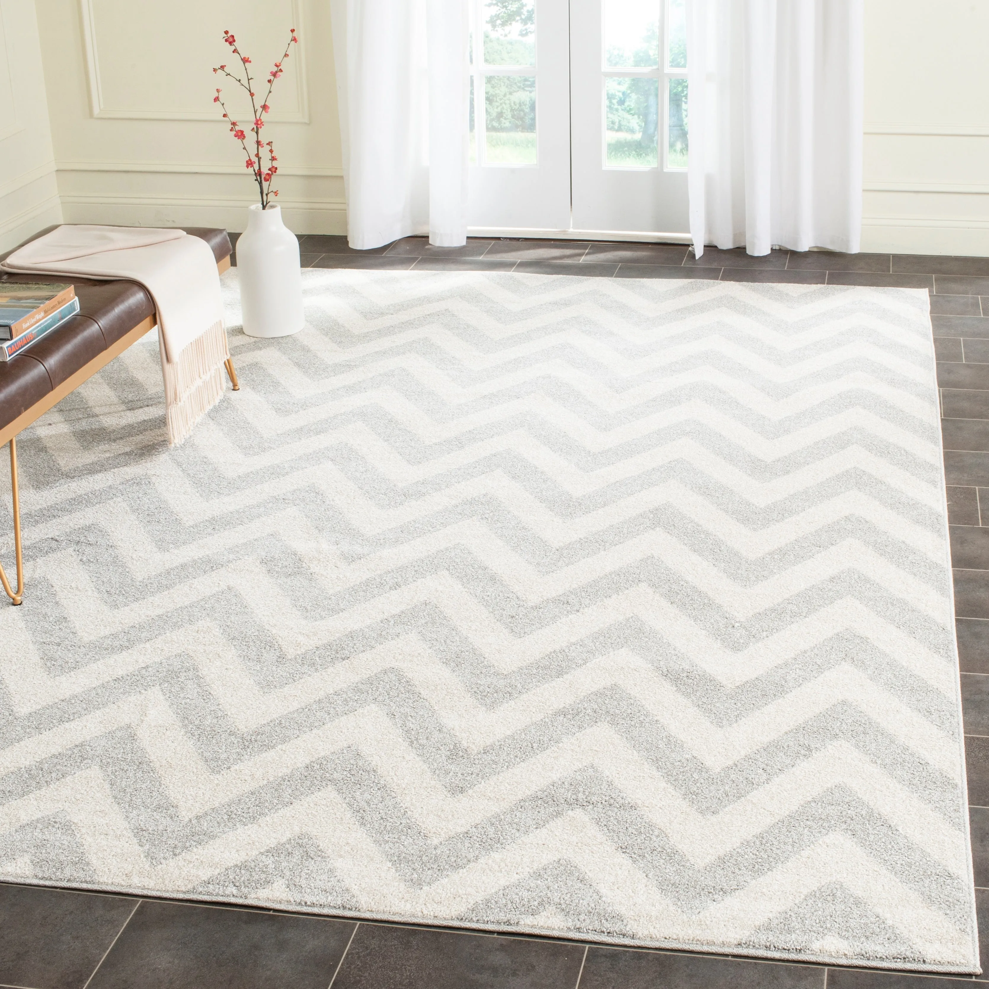 SAFAVIEH Amherst Rinny Modern Rug