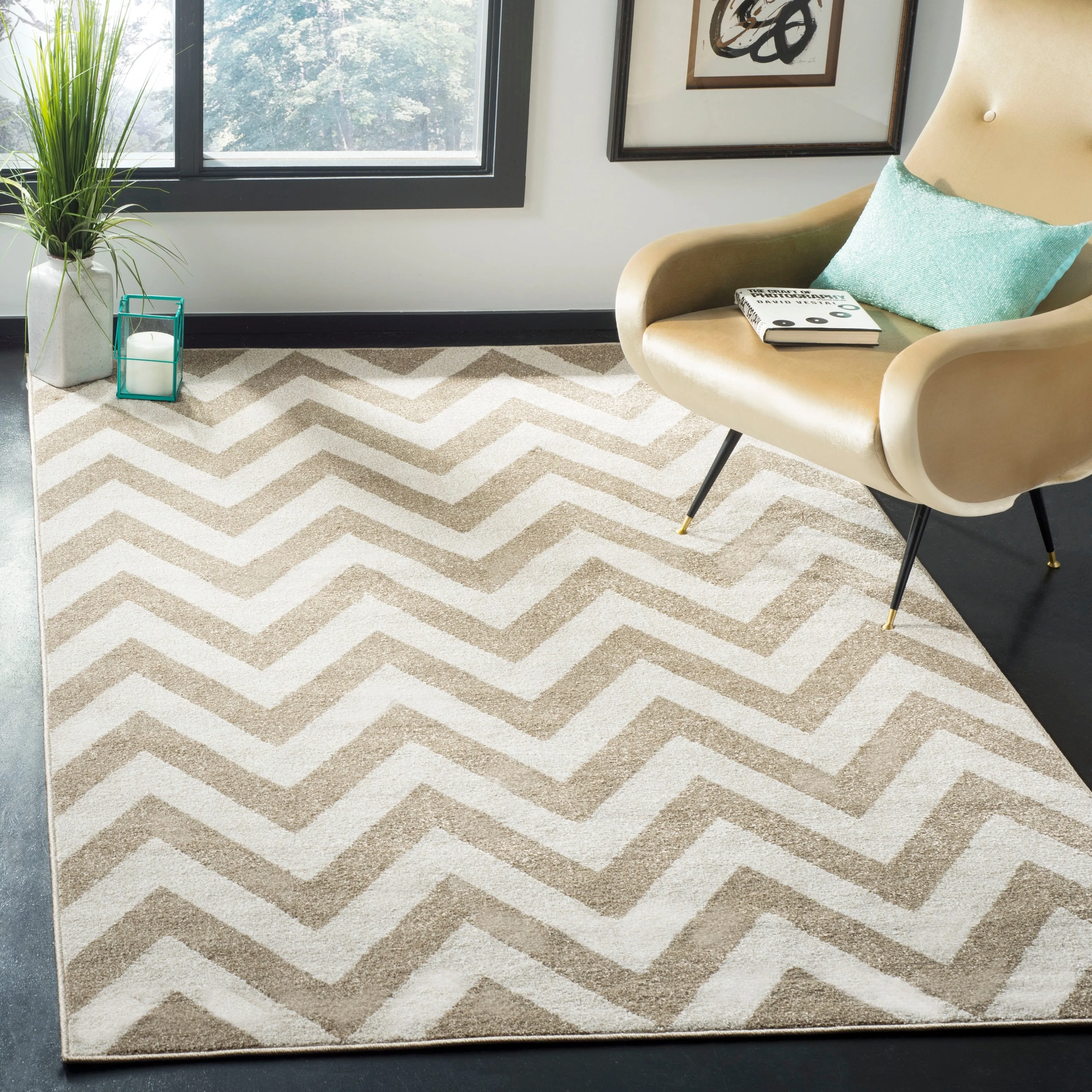 SAFAVIEH Amherst Rinny Modern Rug