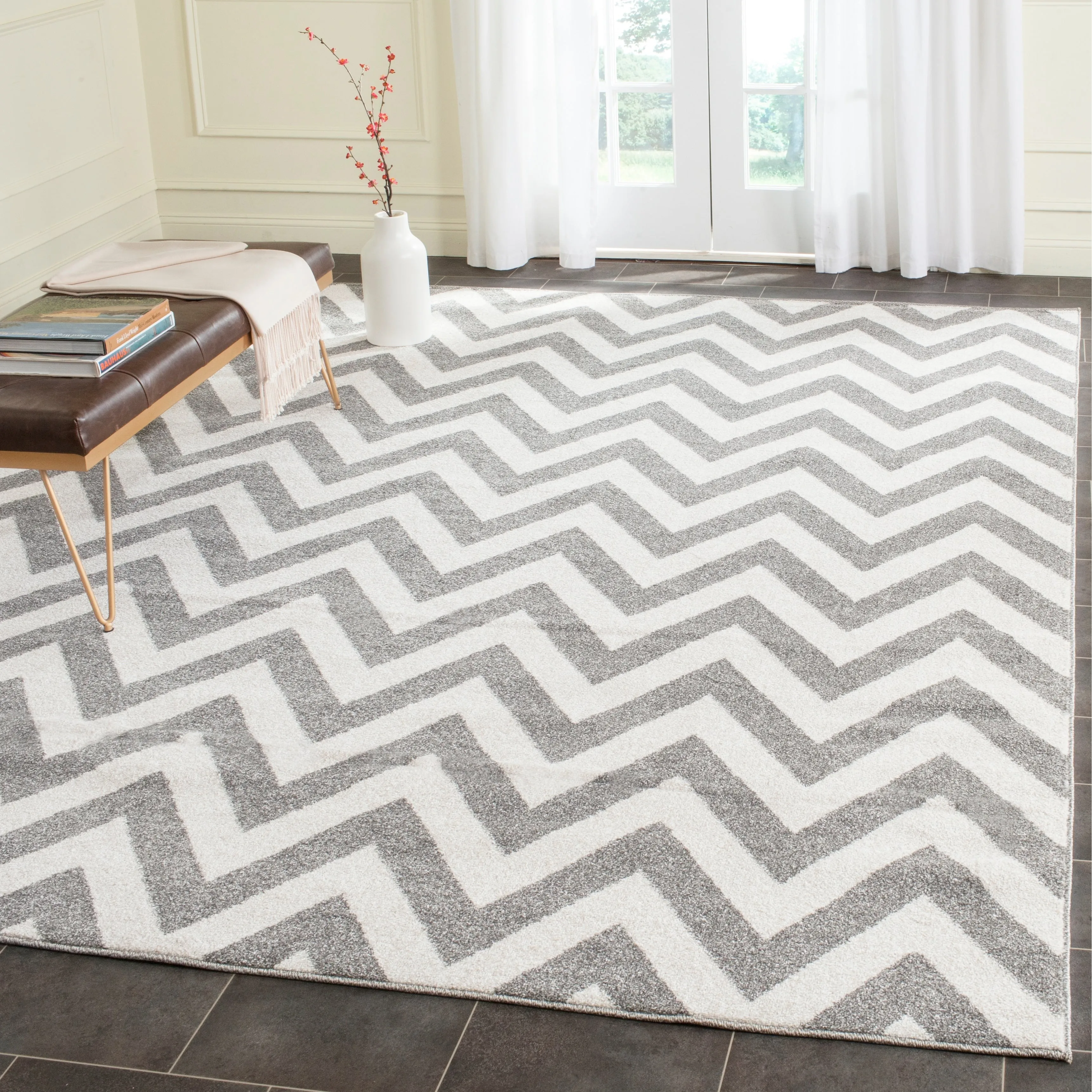 SAFAVIEH Amherst Rinny Modern Rug
