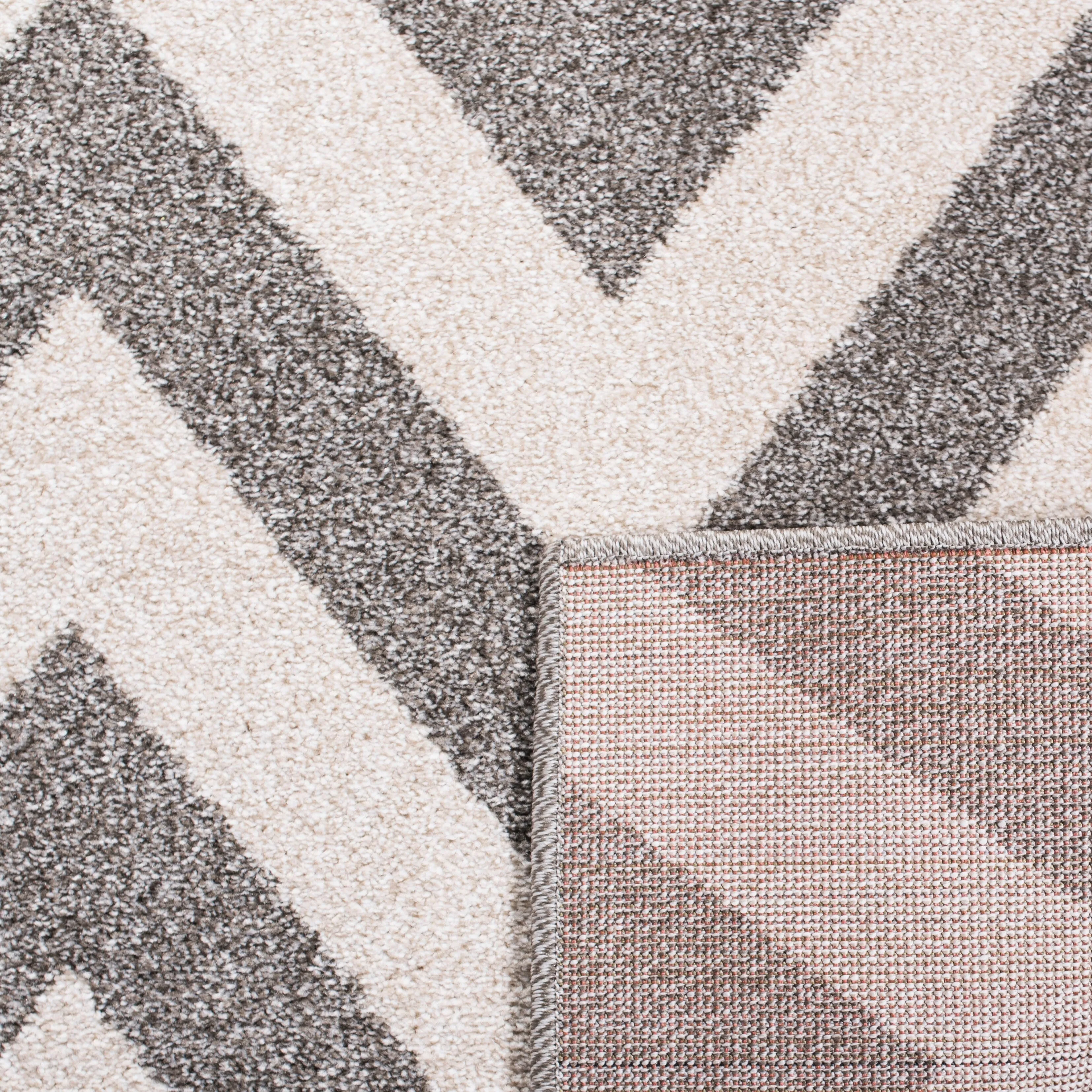 SAFAVIEH Amherst Rinny Modern Rug