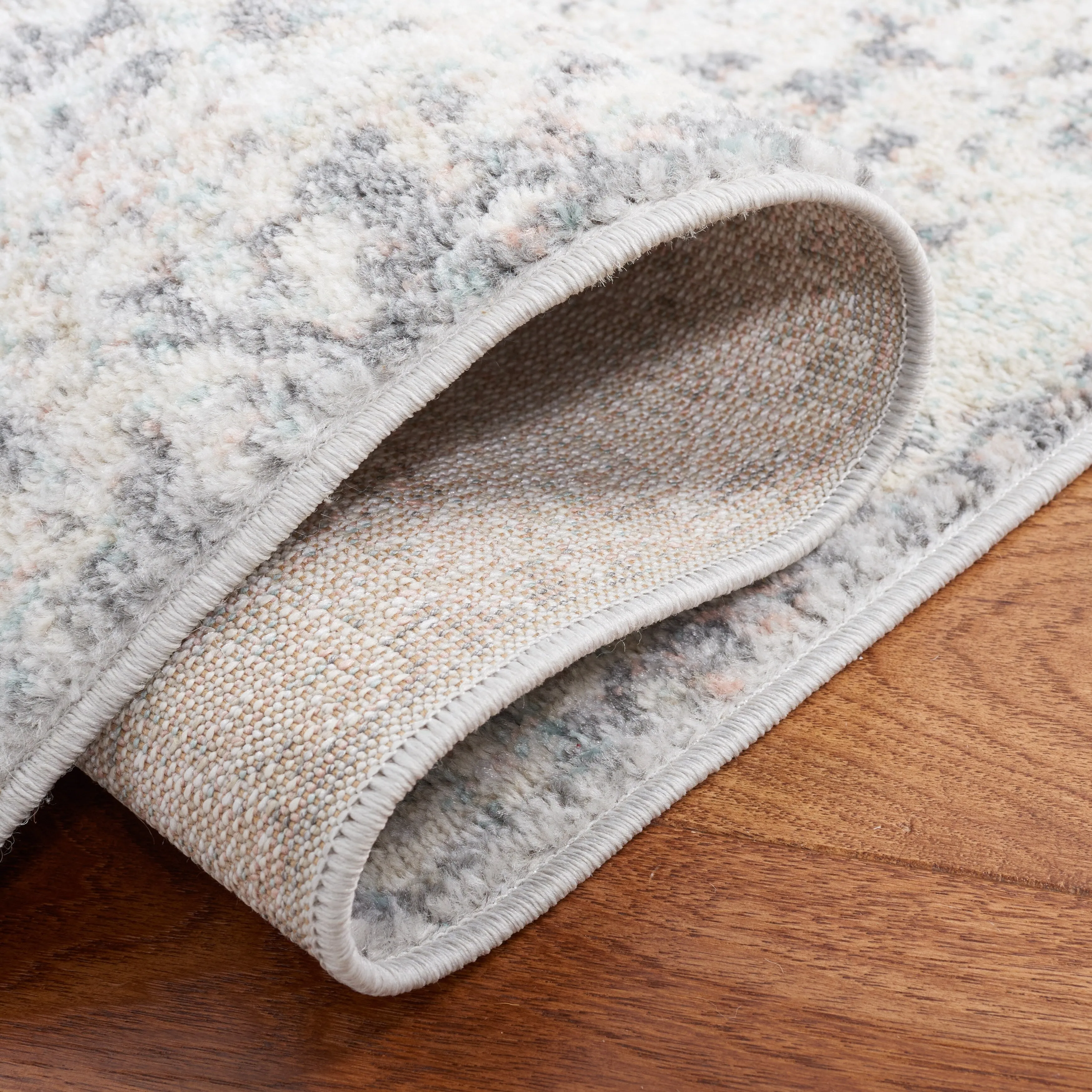 SAFAVIEH Amsterdam Nellya Modern Distressed Rug
