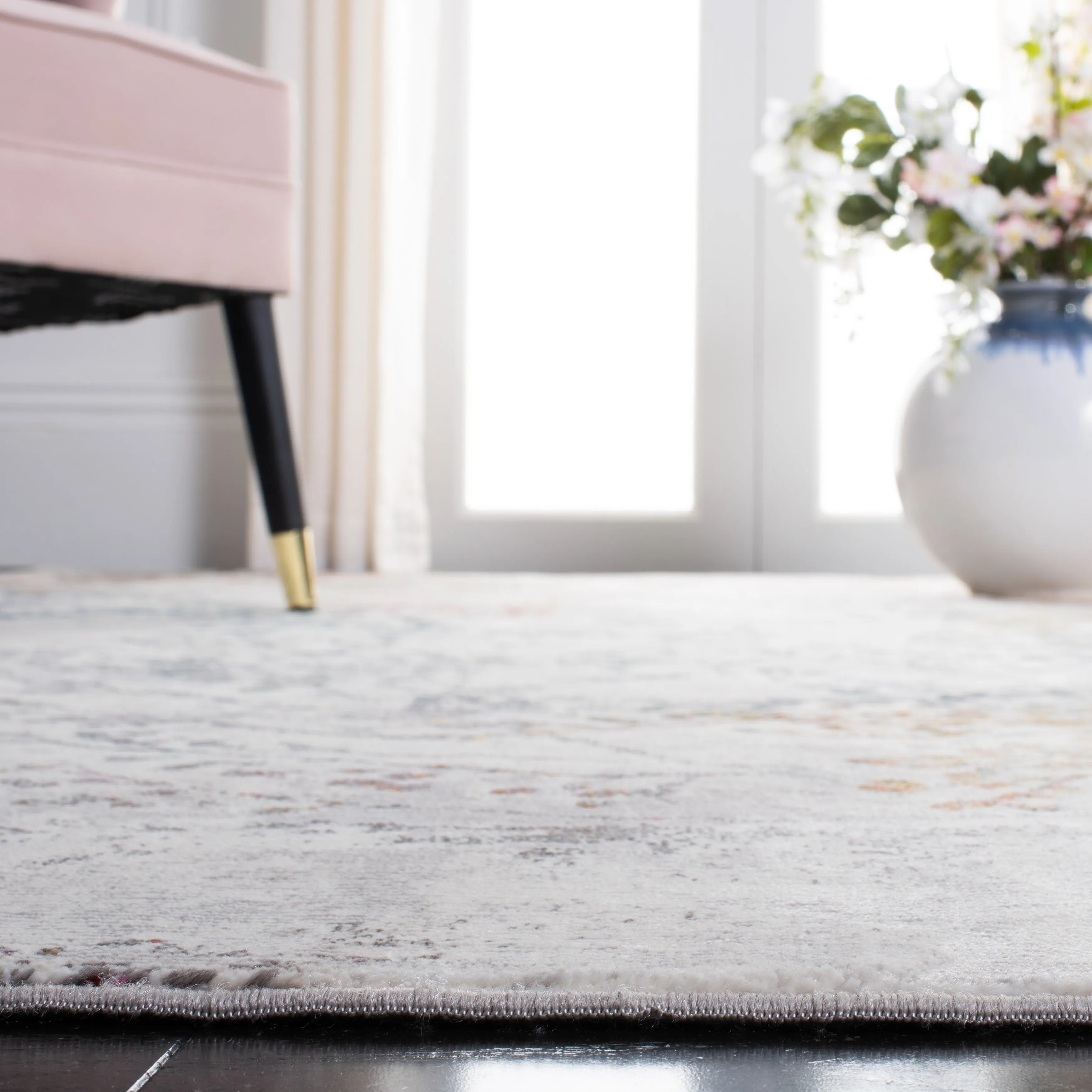 SAFAVIEH Aria Eden Floral Branches Rug