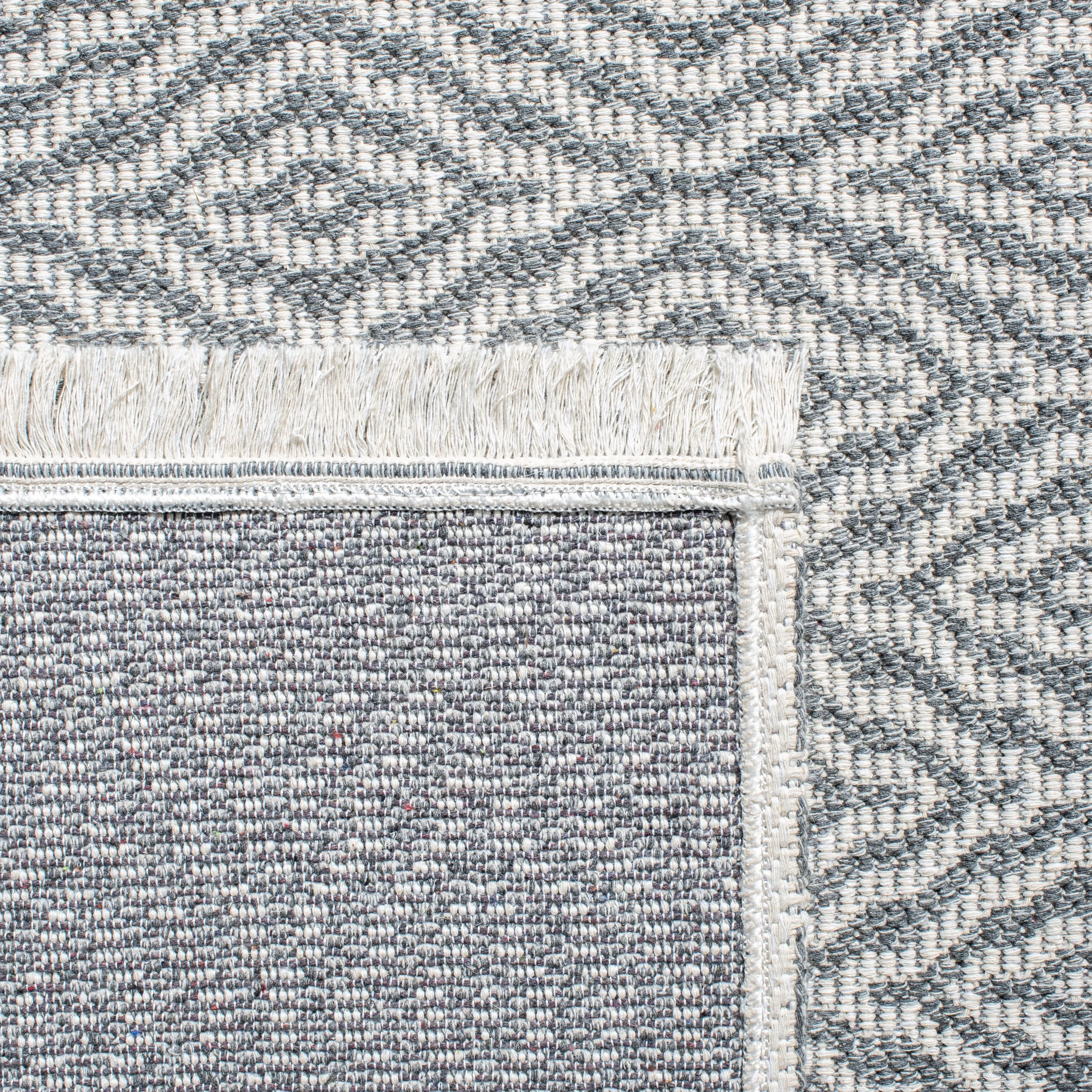SAFAVIEH Augustine Canan Geometric Fringe Rug