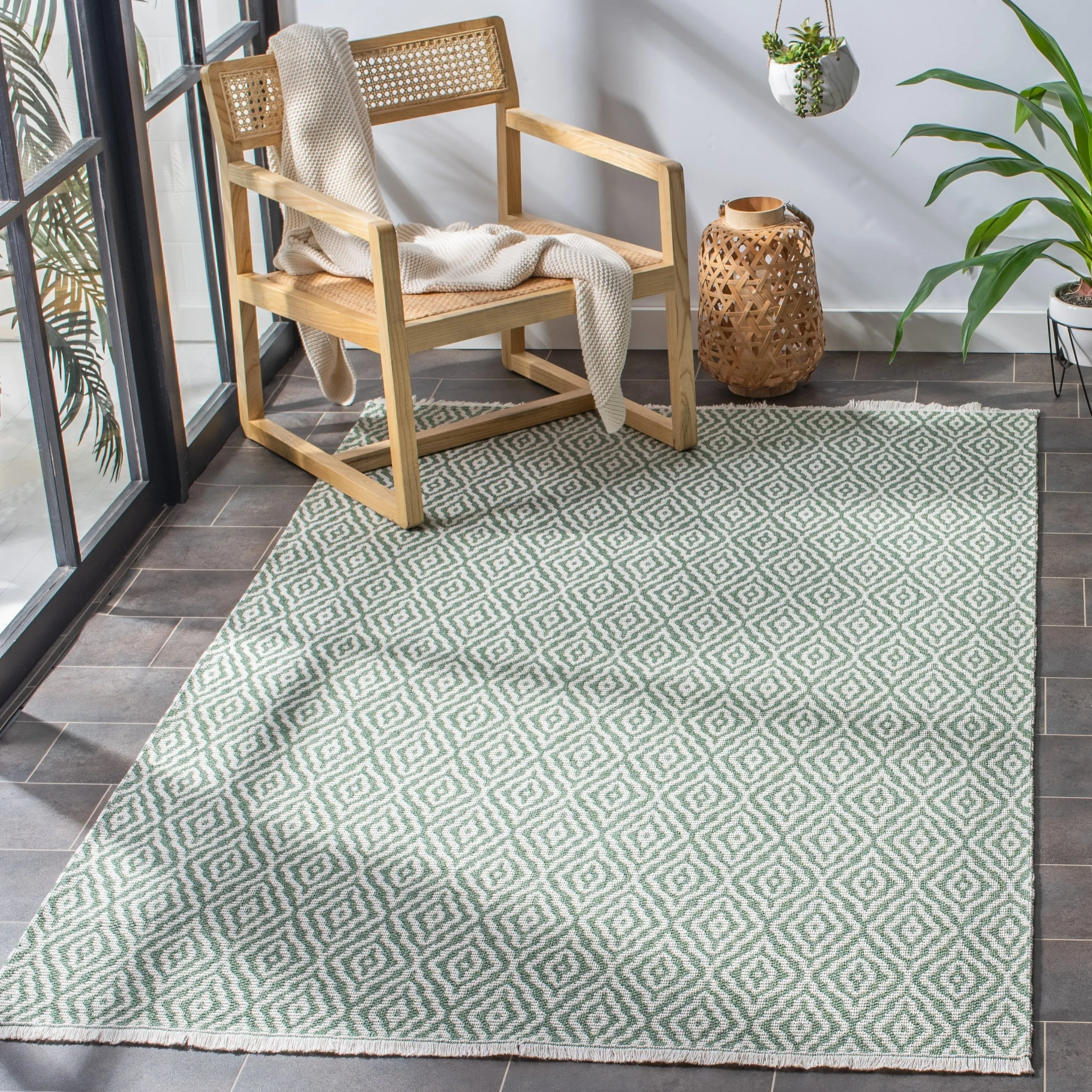 SAFAVIEH Augustine Canan Geometric Fringe Rug