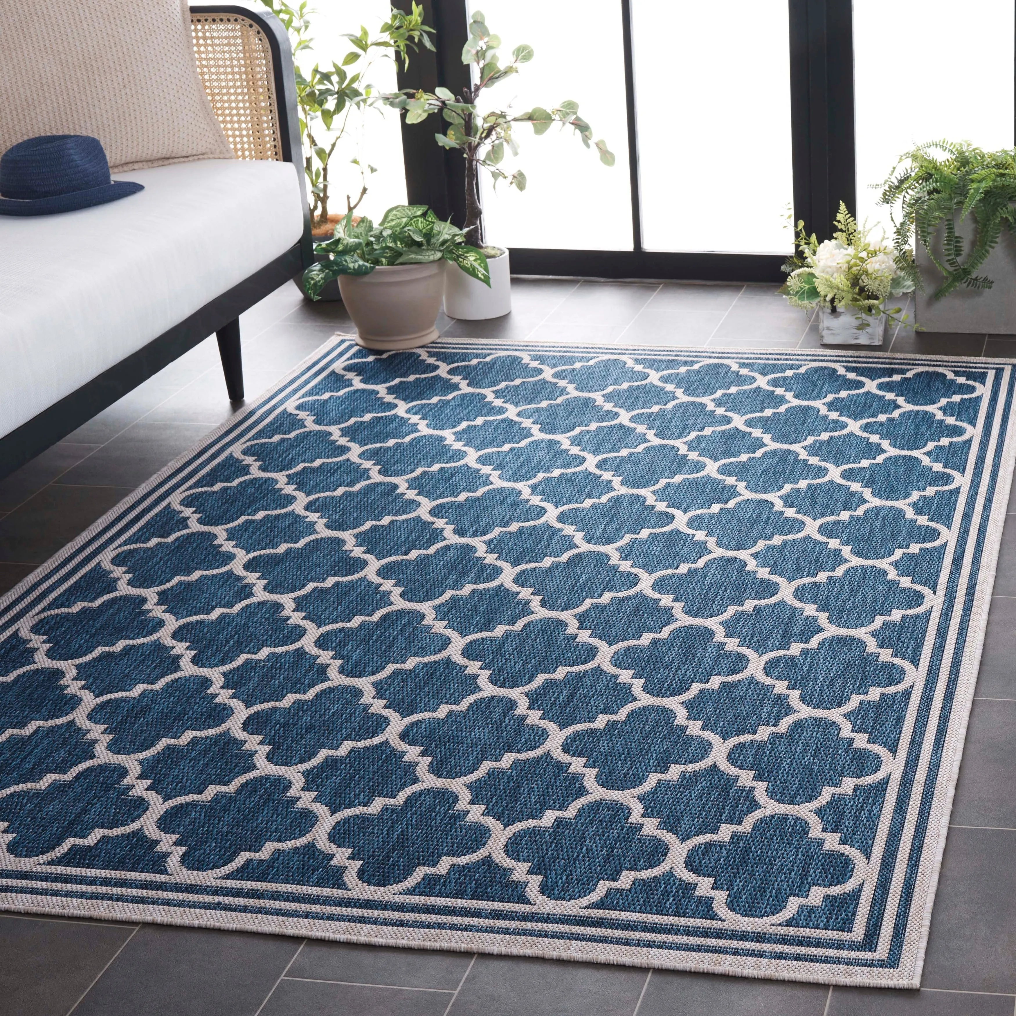 SAFAVIEH Beach House Elisaria Transitional Rug