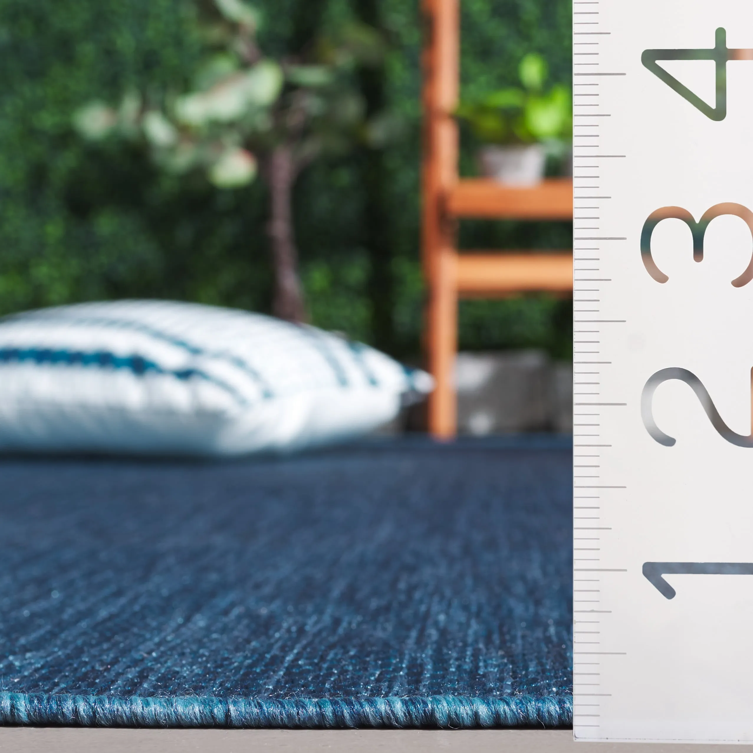 SAFAVIEH Beach House Umbra Transitional Rug