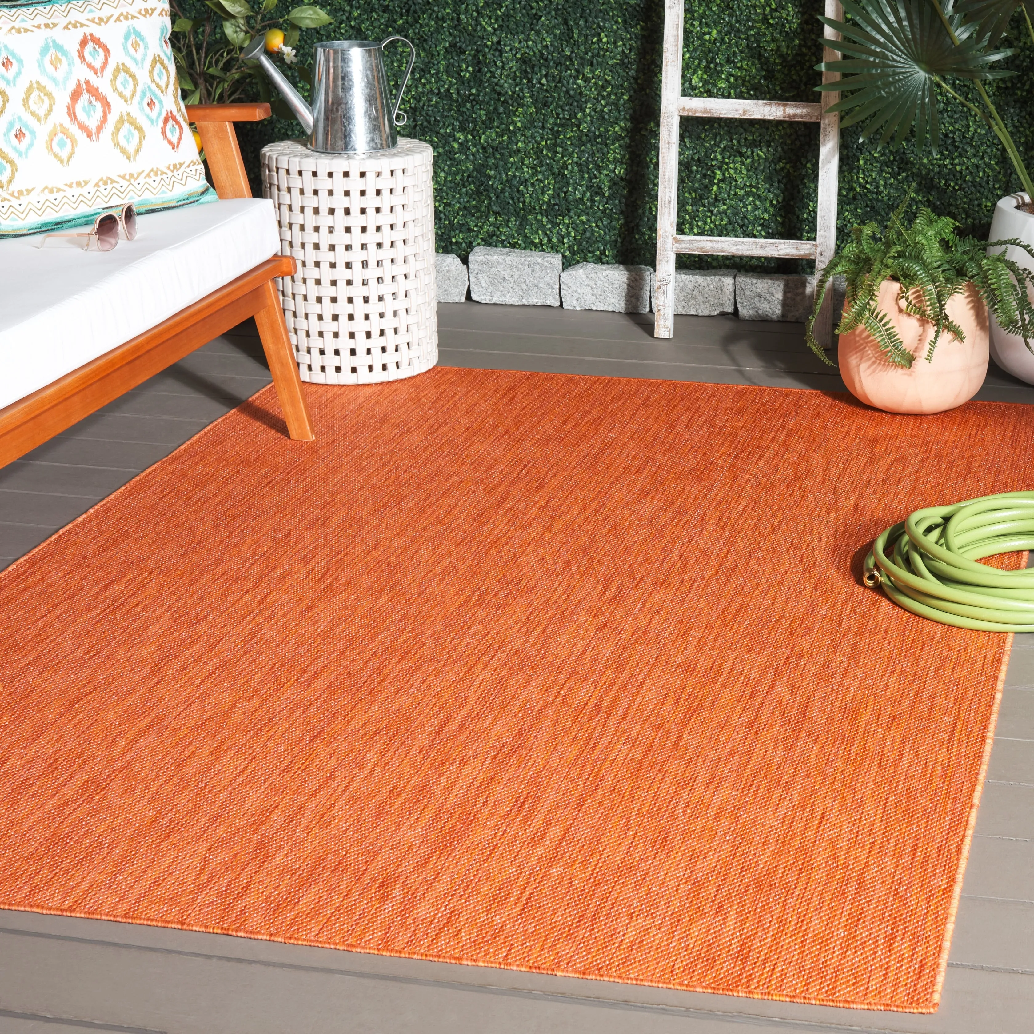 SAFAVIEH Beach House Umbra Transitional Rug