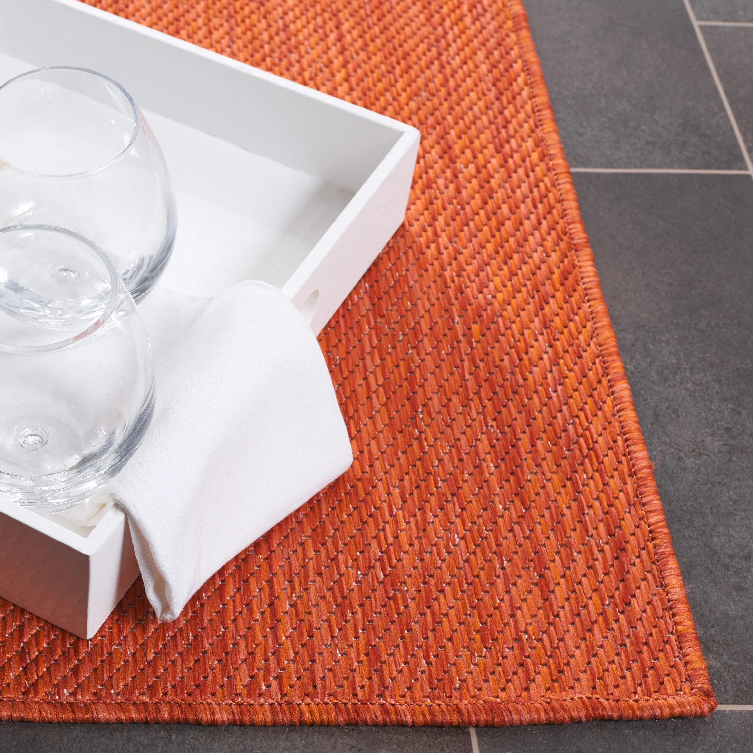 SAFAVIEH Beach House Umbra Transitional Rug