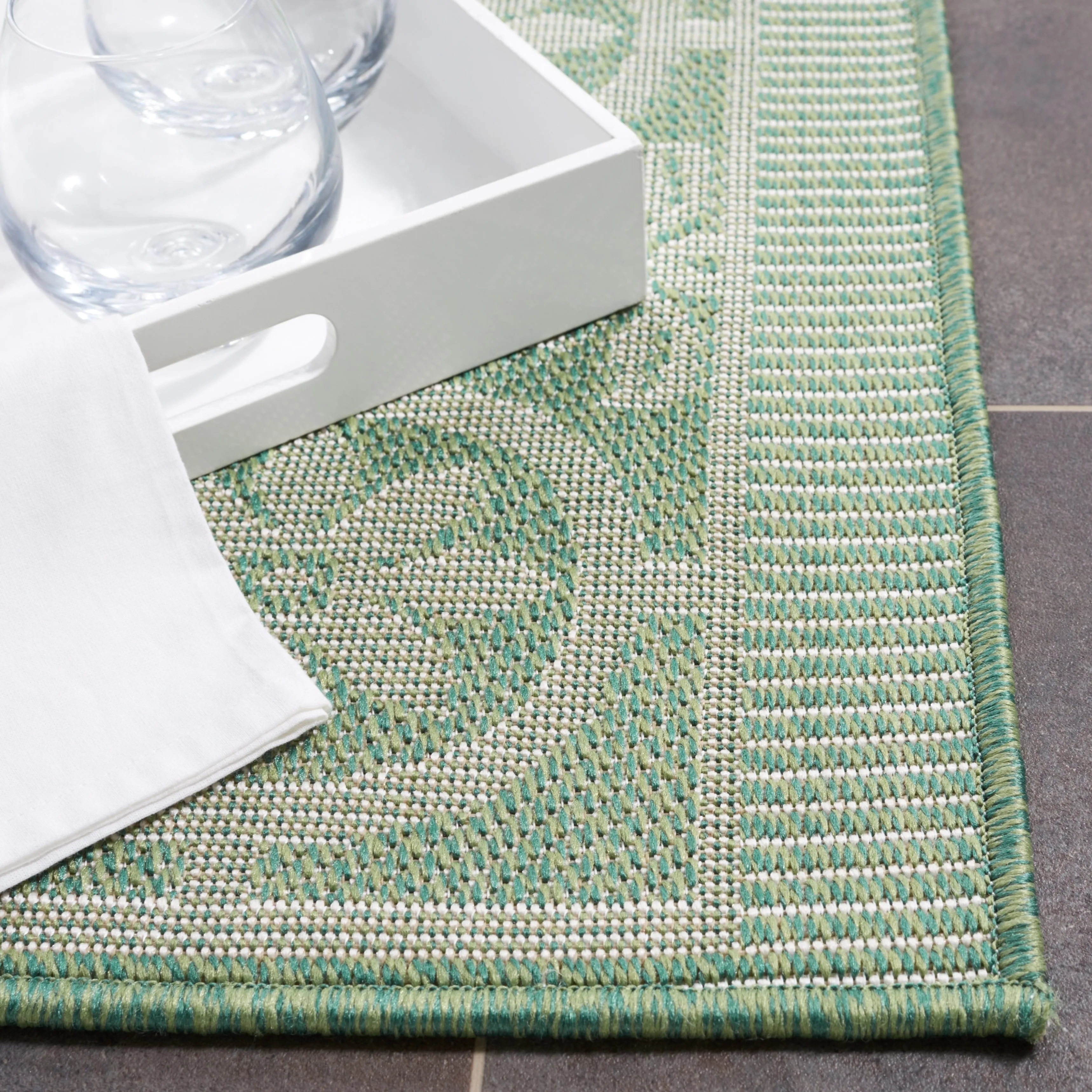 SAFAVIEH Bermuda Broerine Geometric Indoor/Outdoor Waterproof Rug