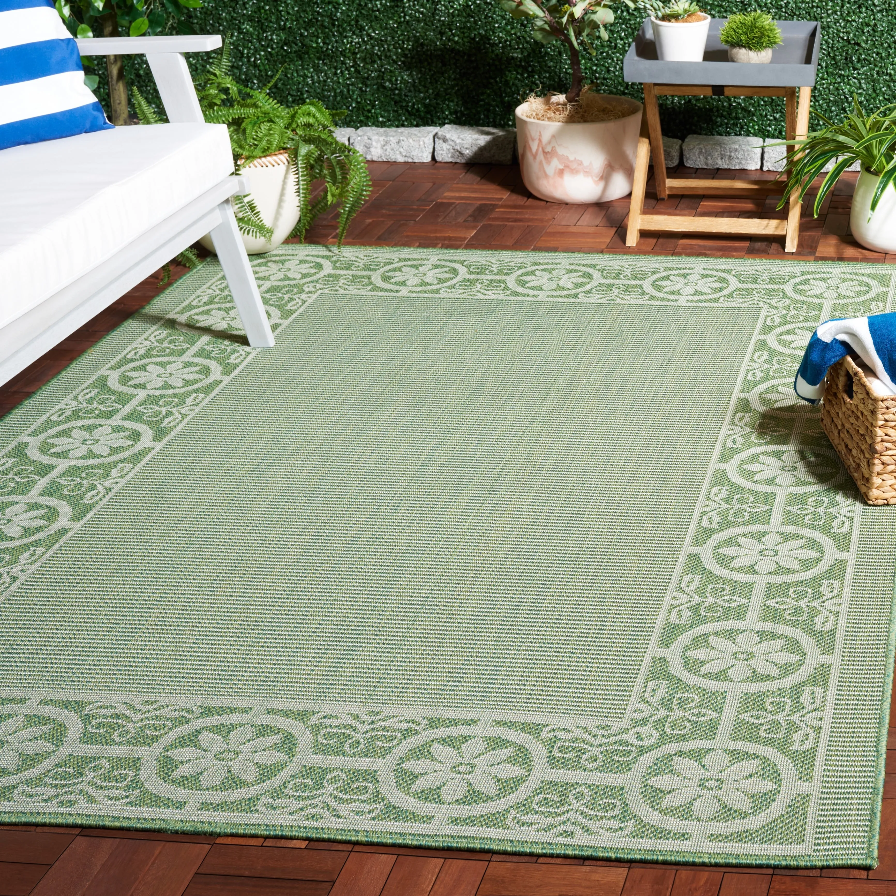 SAFAVIEH Bermuda Broerine Geometric Indoor/Outdoor Waterproof Rug