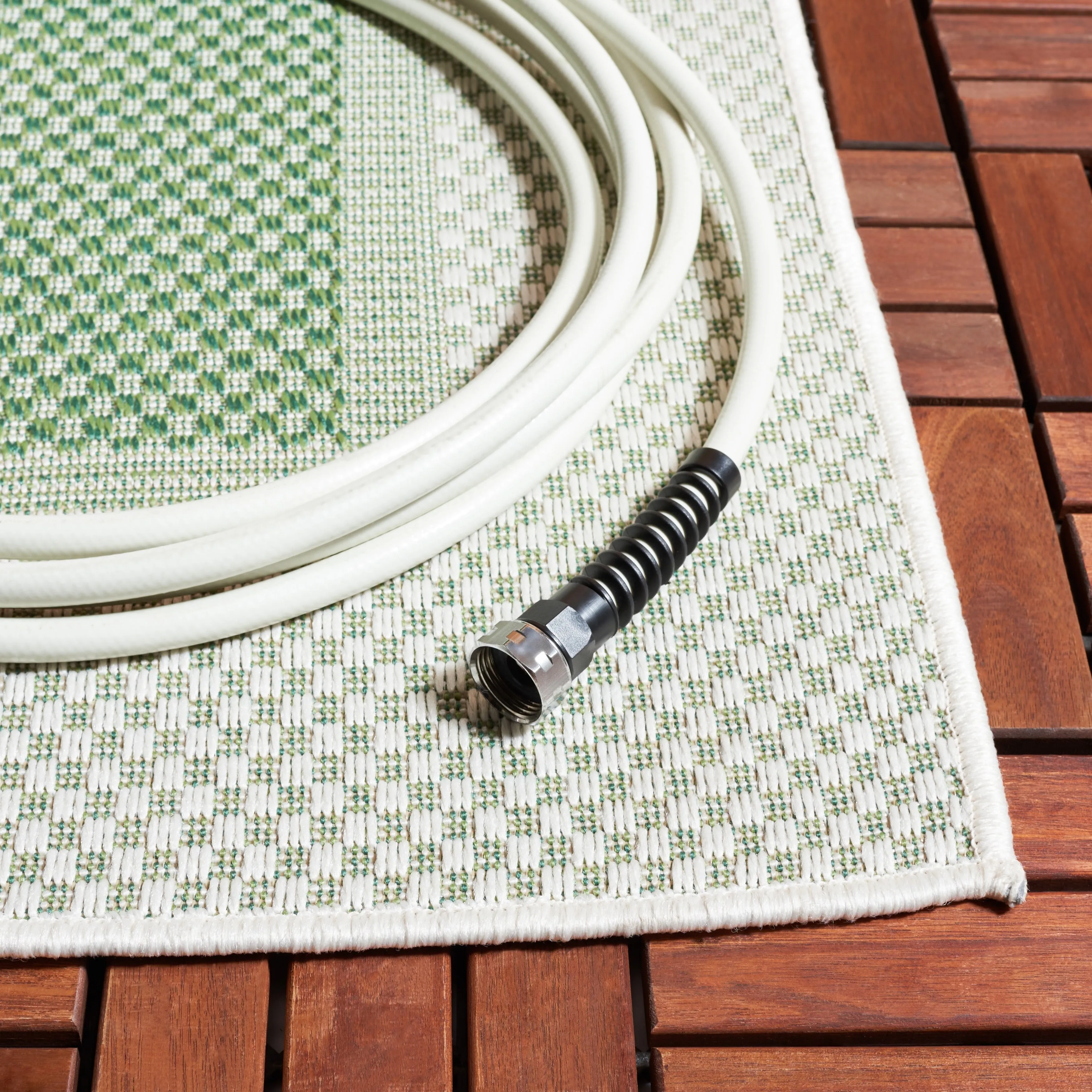 SAFAVIEH Bermuda Selfinaz Geometric Indoor/Outdoor Waterproof Rug