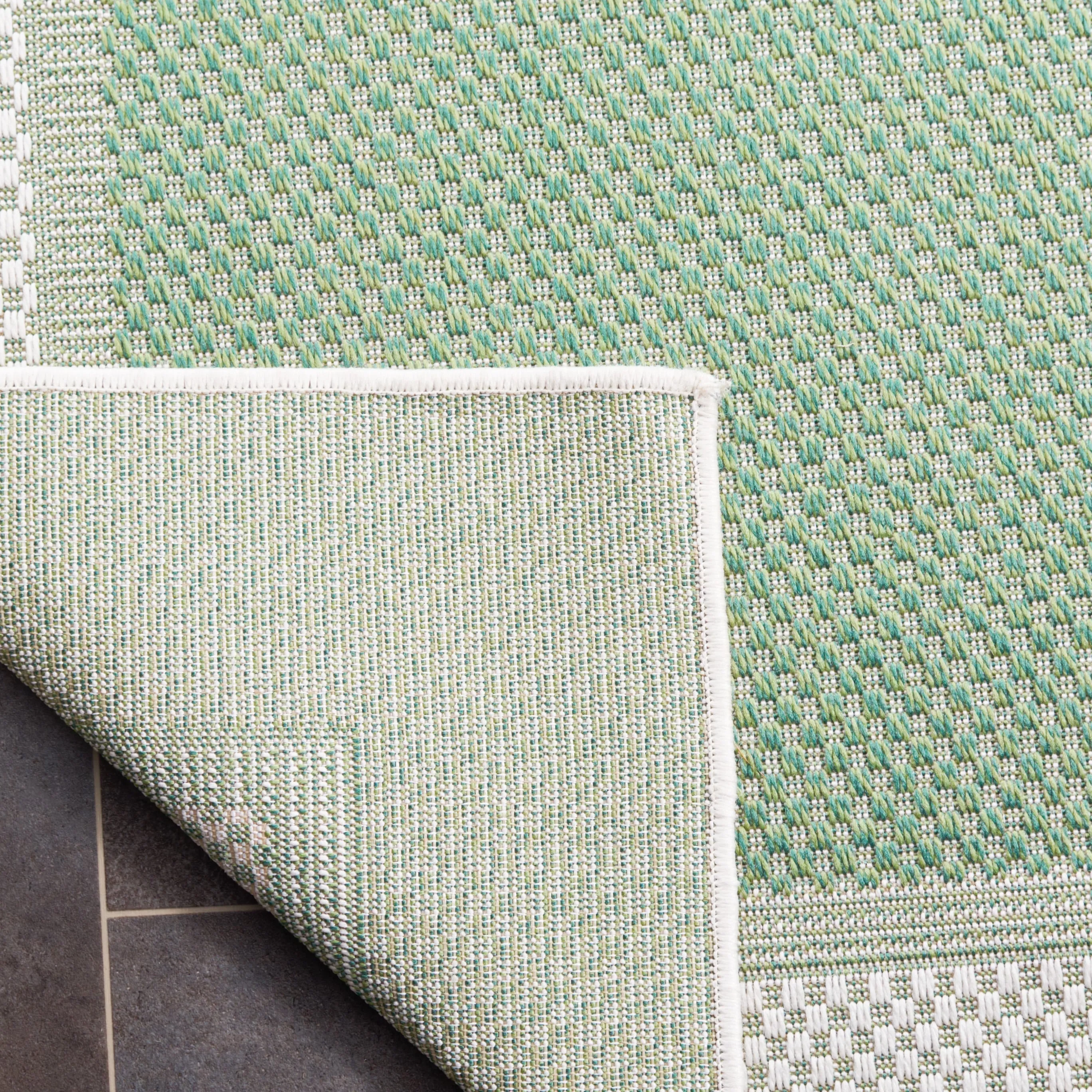 SAFAVIEH Bermuda Selfinaz Geometric Indoor/Outdoor Waterproof Rug