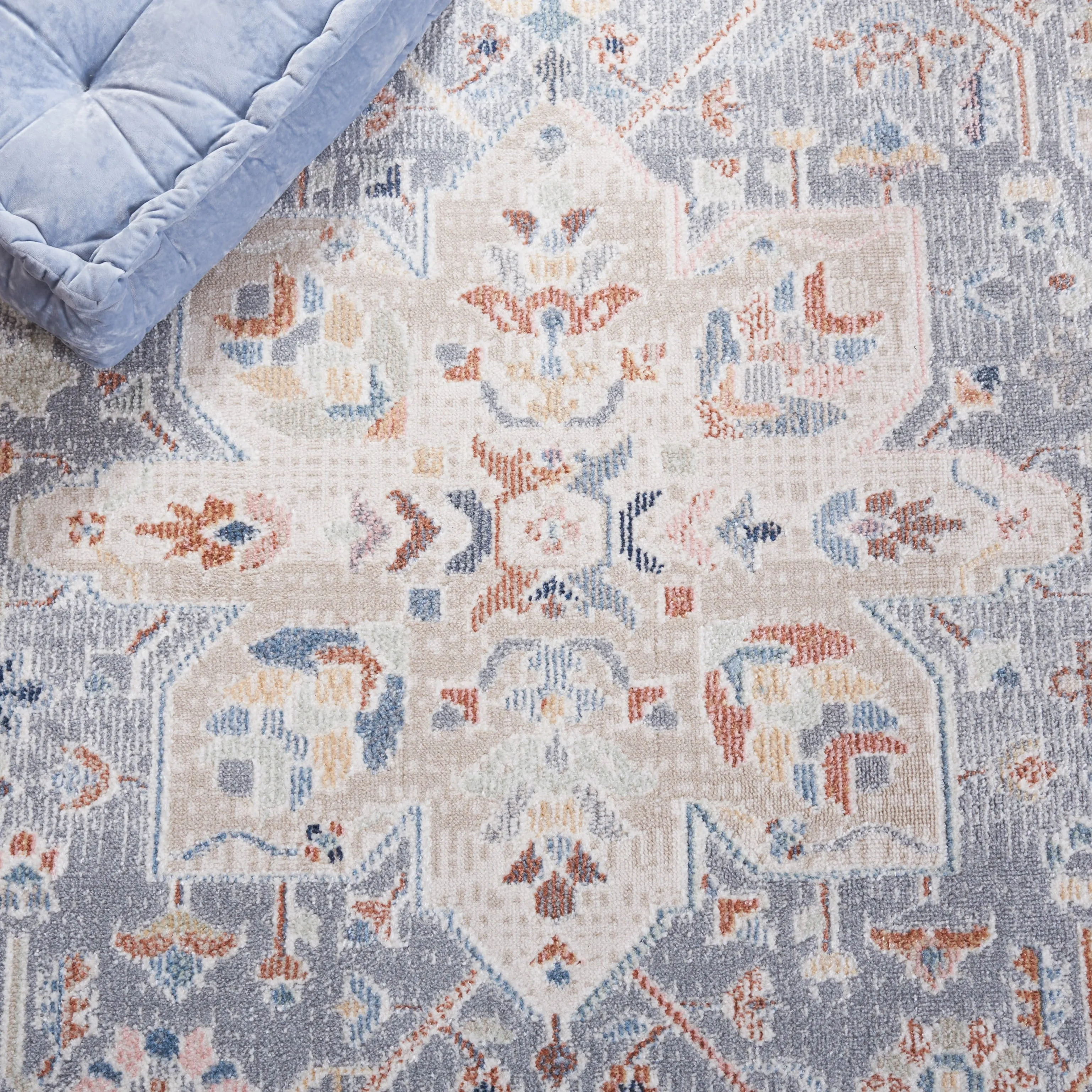 SAFAVIEH Blair Machine Washable Malakah Slip Resistant Rug