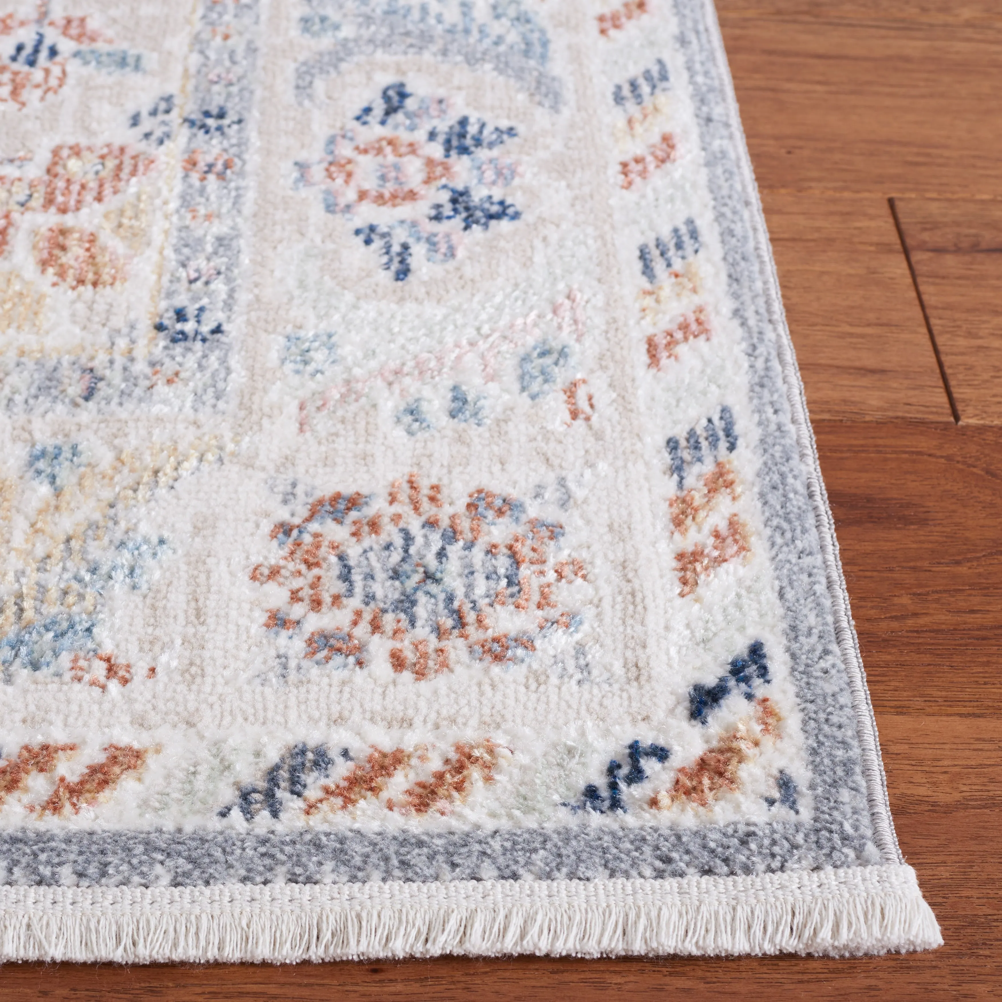 SAFAVIEH Blair Machine Washable Malakah Slip Resistant Rug