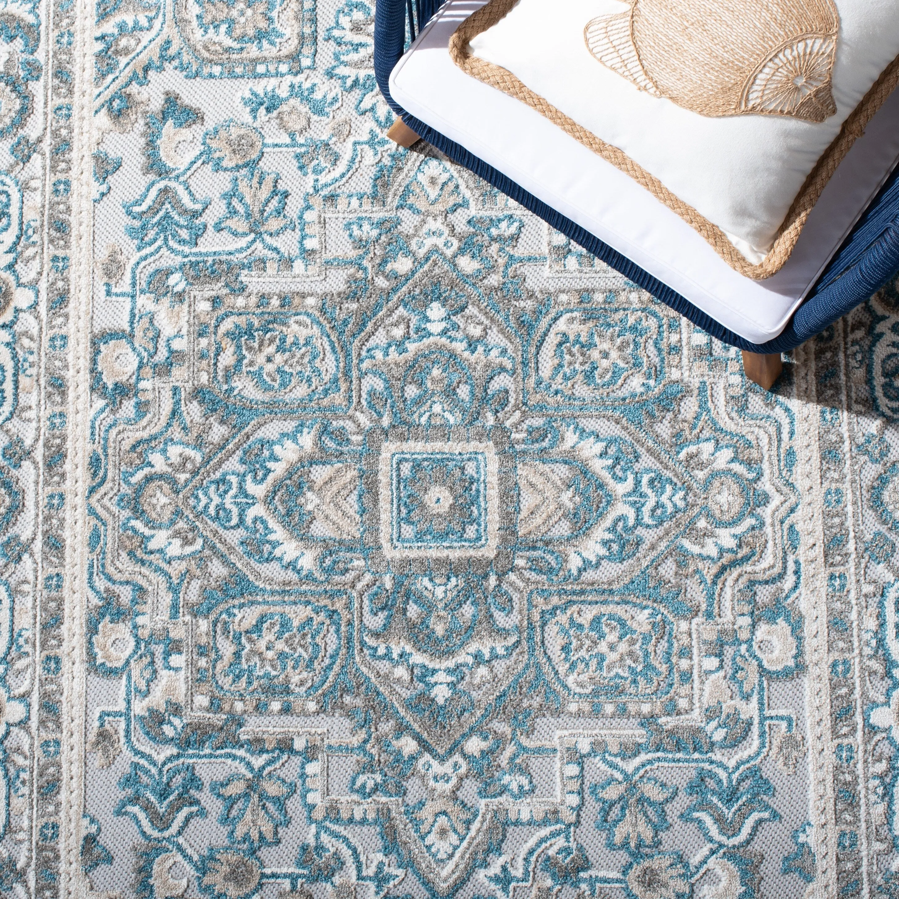 SAFAVIEH Cabana Alise Indoor/ Outdoor Waterproof Patio Rug