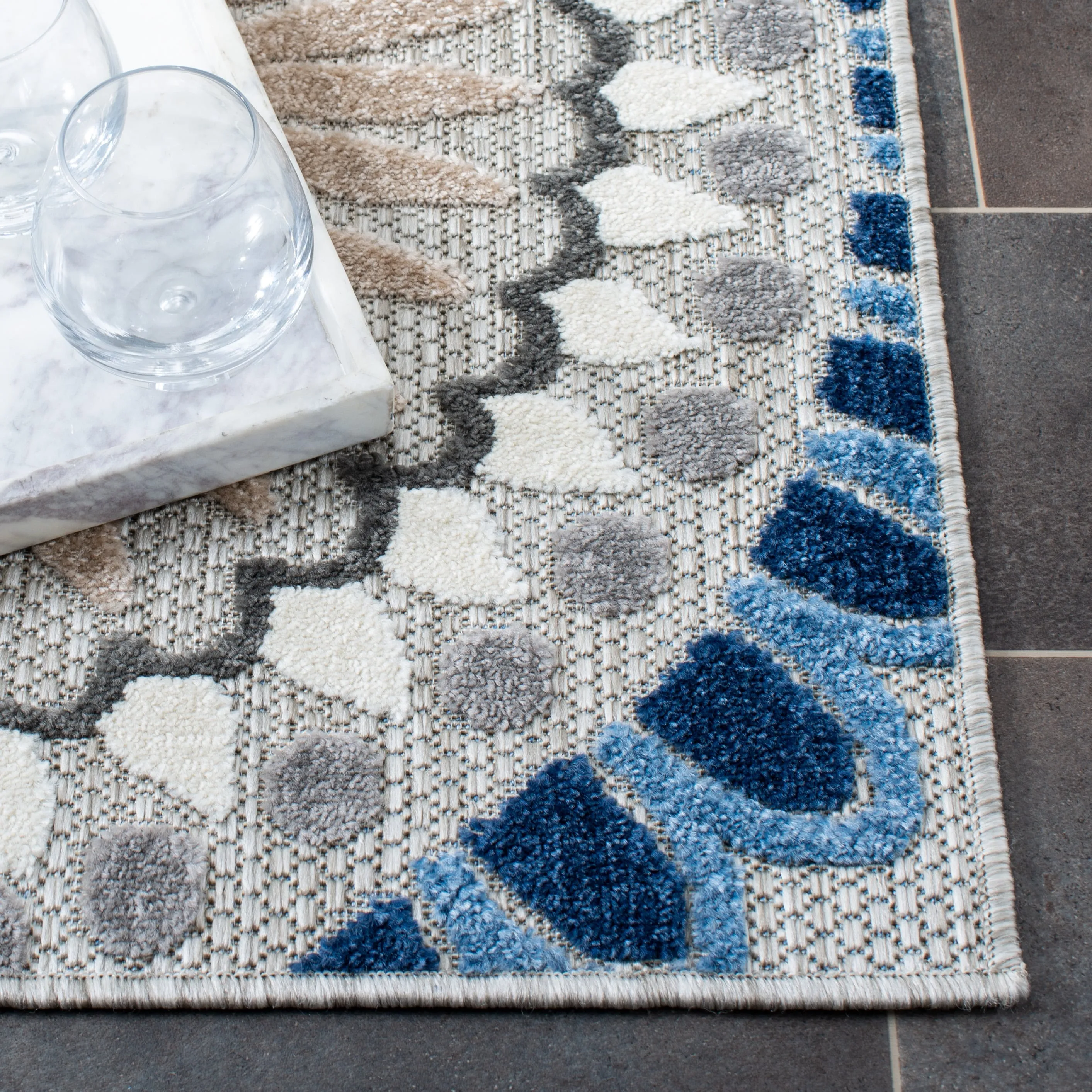 SAFAVIEH Cabana Marii Indoor/ Outdoor Waterproof Patio Floral Rug