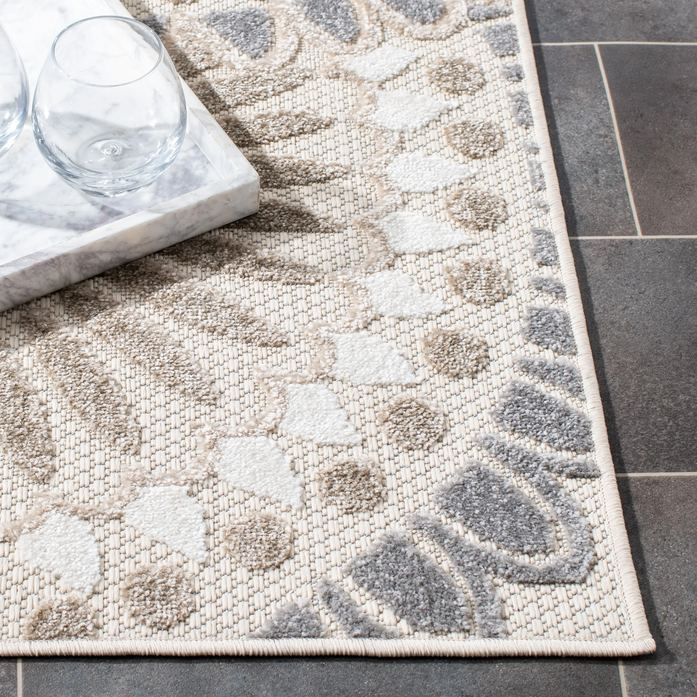 SAFAVIEH Cabana Marii Indoor/ Outdoor Waterproof Patio Floral Rug