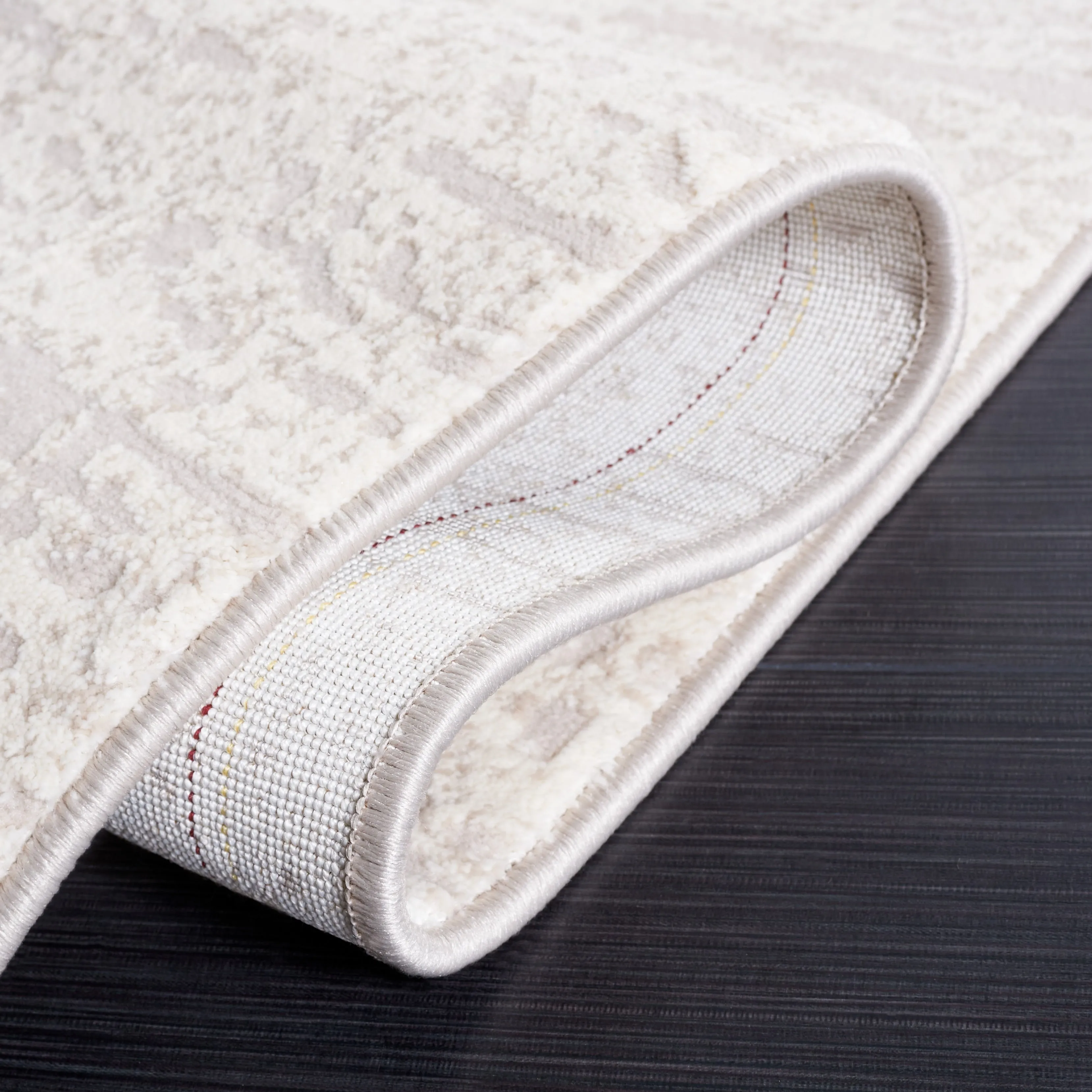 SAFAVIEH Continental Zsuzsi Modern Rug