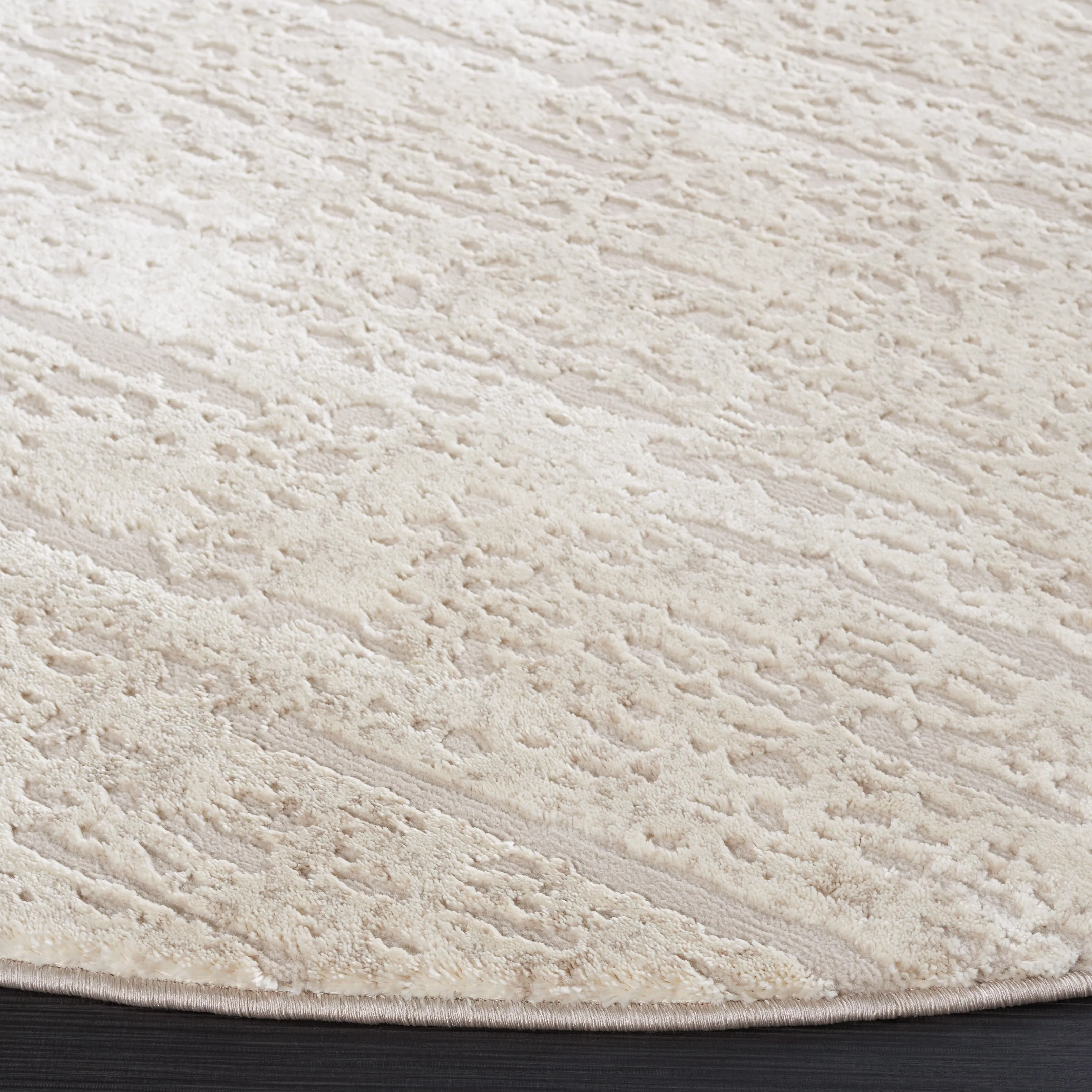 SAFAVIEH Continental Zsuzsi Modern Rug