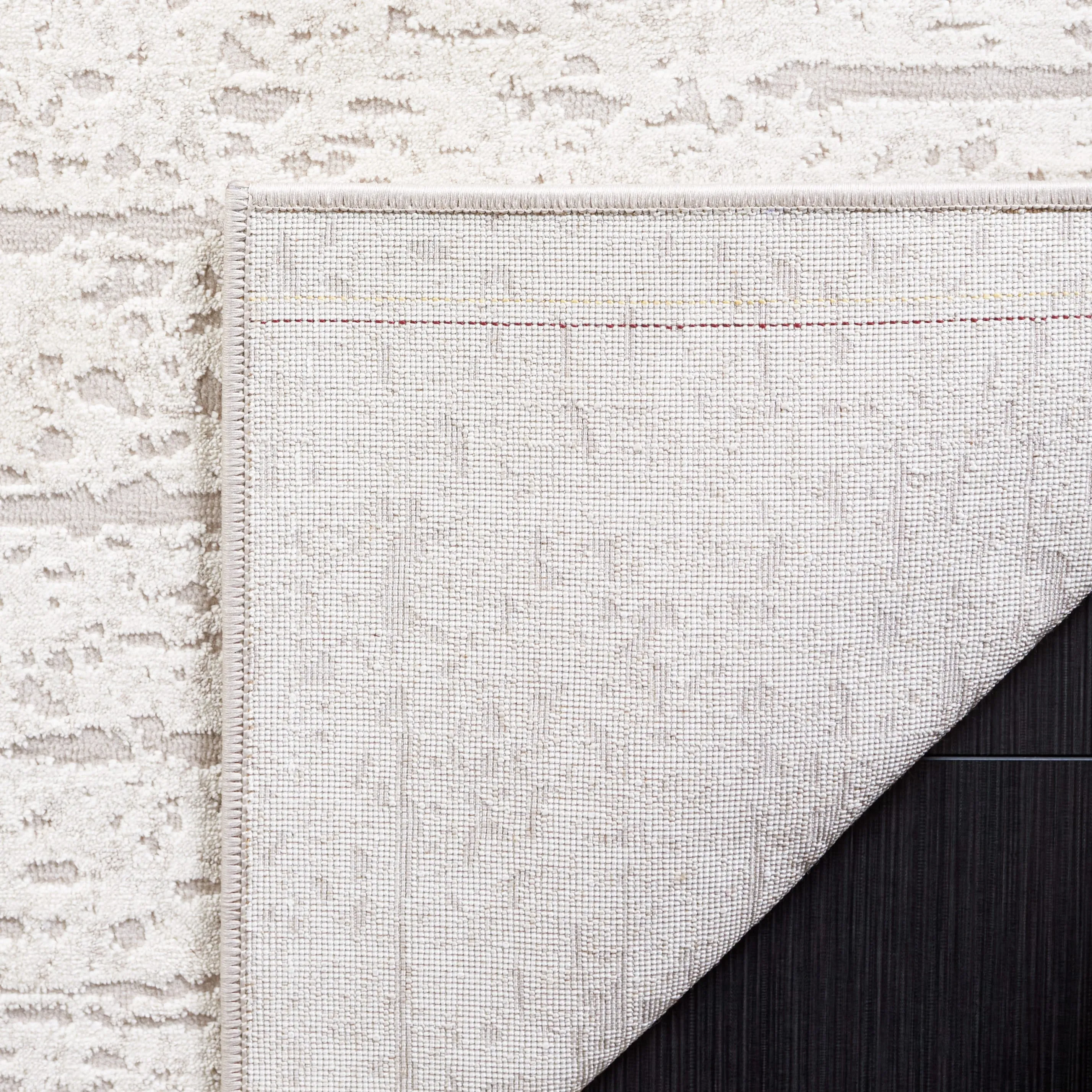 SAFAVIEH Continental Zsuzsi Modern Rug