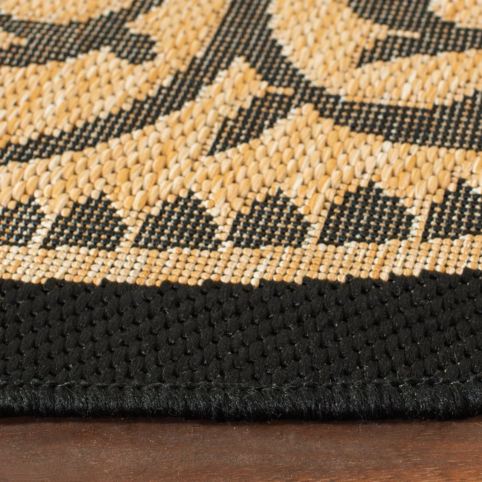 SAFAVIEH Courtyard Ailene Indoor/ Outdoor Waterproof Patio Backyard Rug