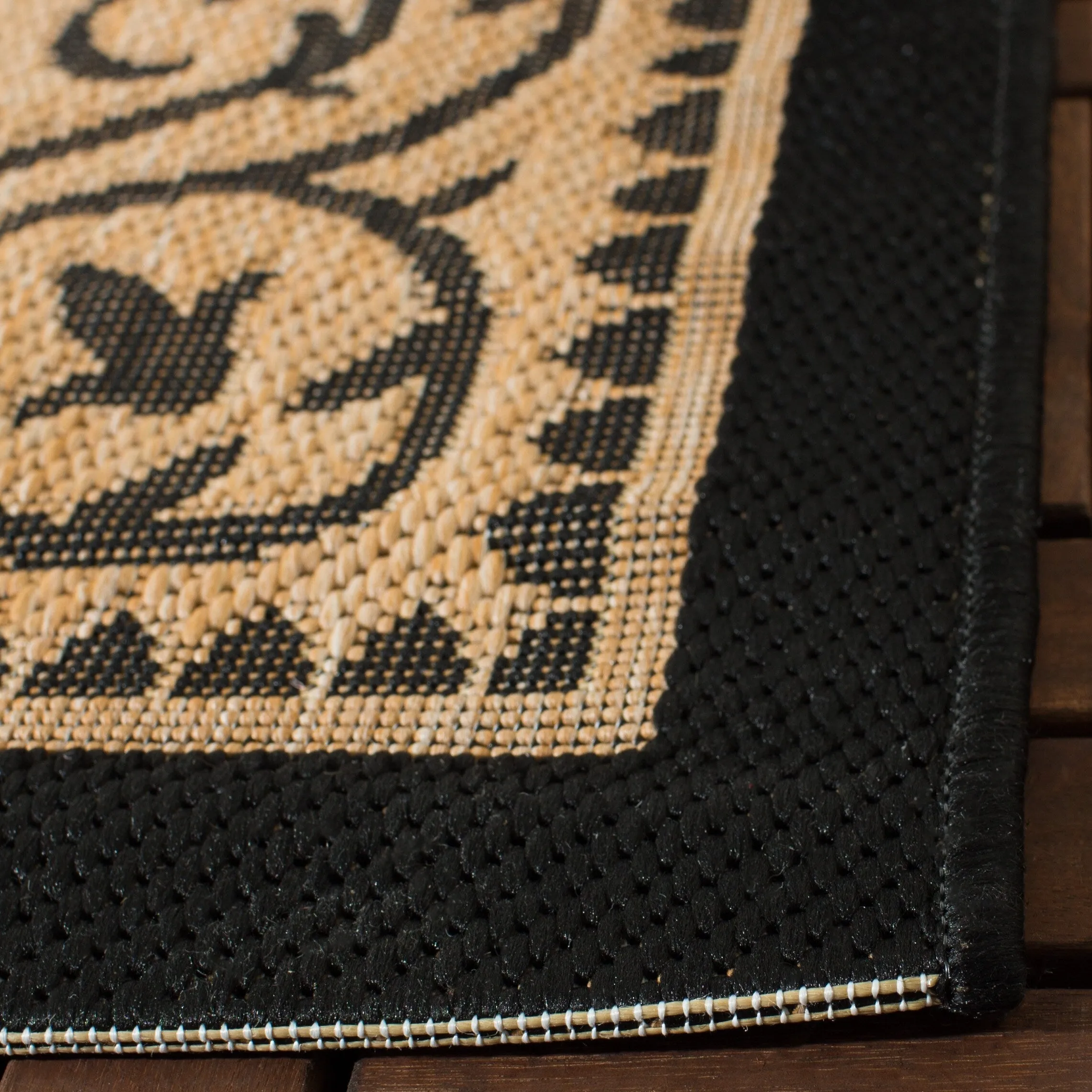 SAFAVIEH Courtyard Ailene Indoor/ Outdoor Waterproof Patio Backyard Rug
