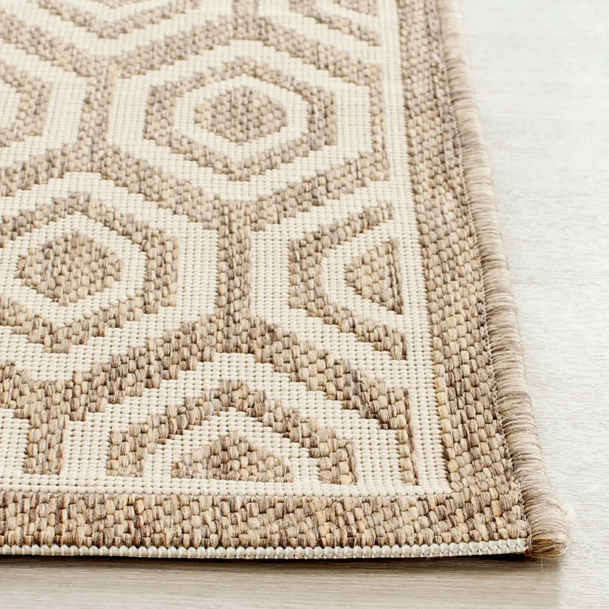 SAFAVIEH Courtyard Carolee Indoor/ Outdoor Patio Backyard Rug