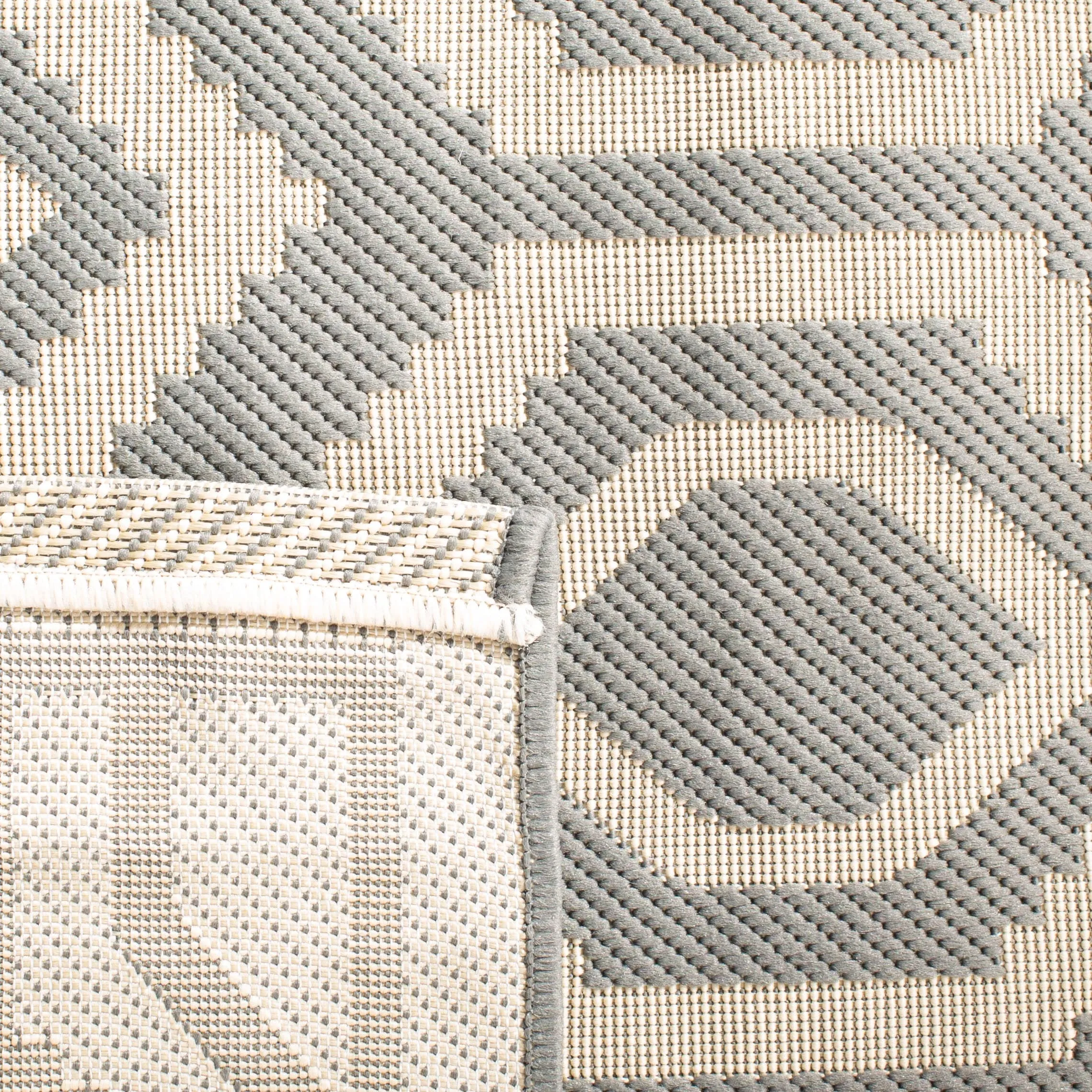 SAFAVIEH Courtyard Carolee Indoor/ Outdoor Patio Backyard Rug