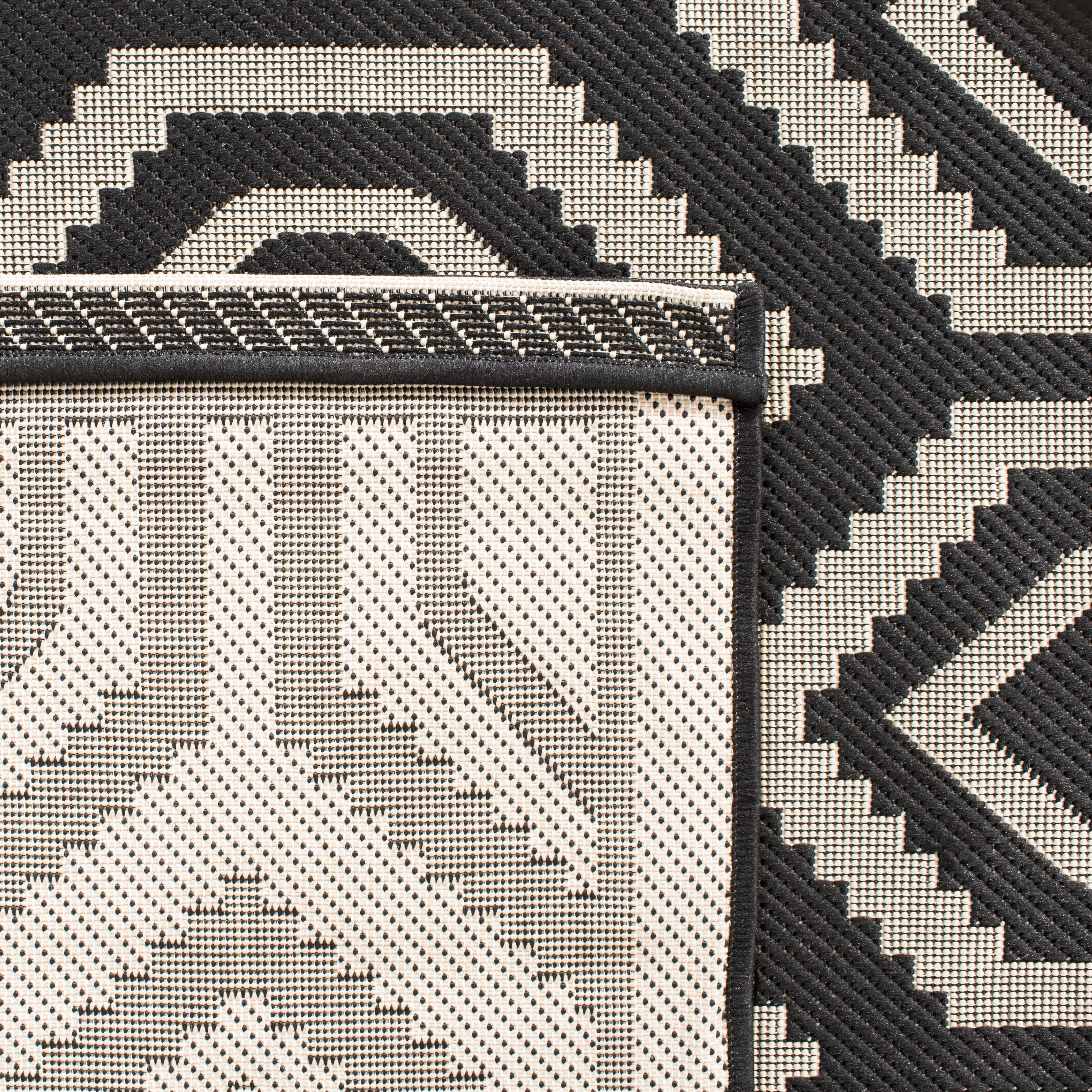 SAFAVIEH Courtyard Carolee Indoor/ Outdoor Patio Backyard Rug