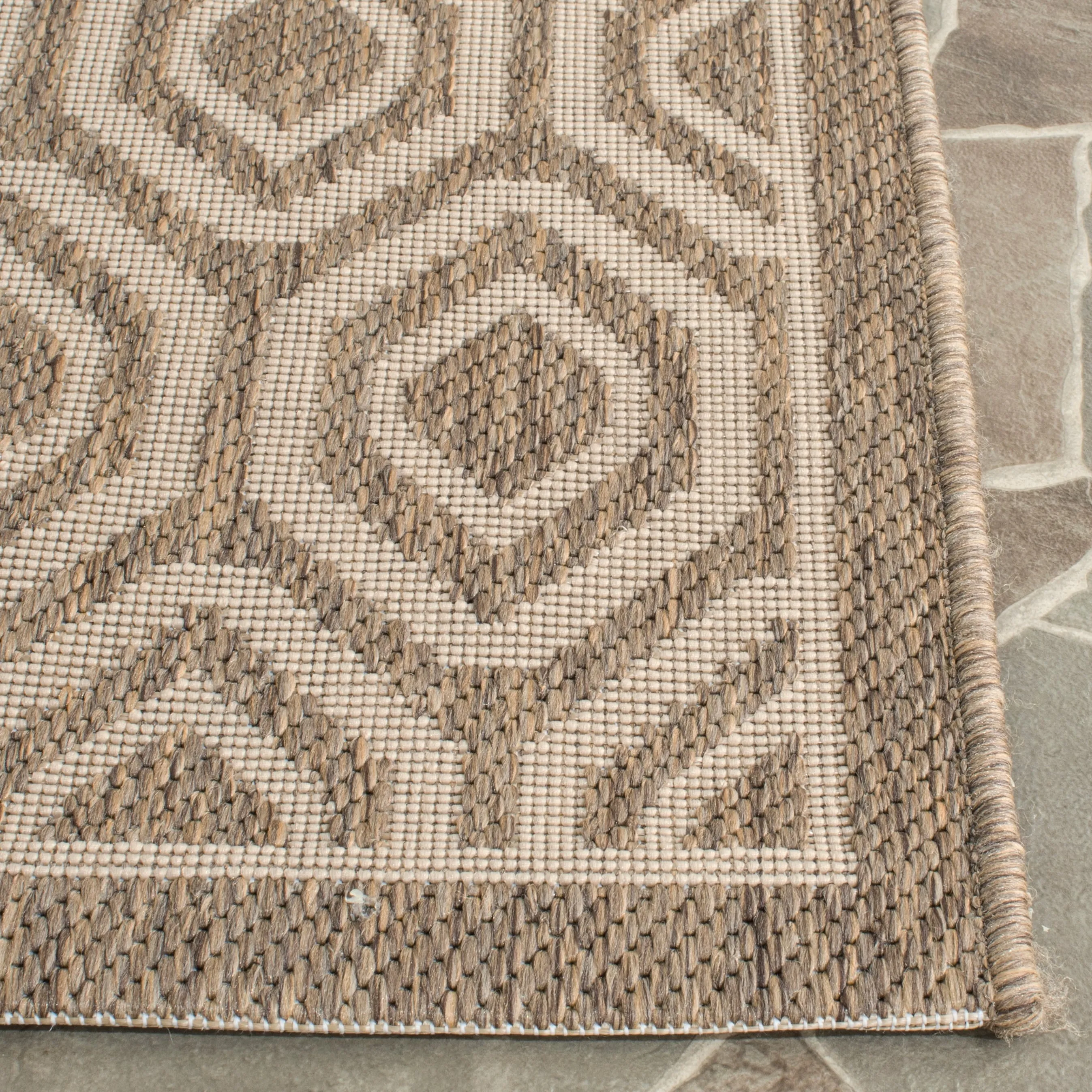 SAFAVIEH Courtyard Carolee Indoor/ Outdoor Patio Backyard Rug