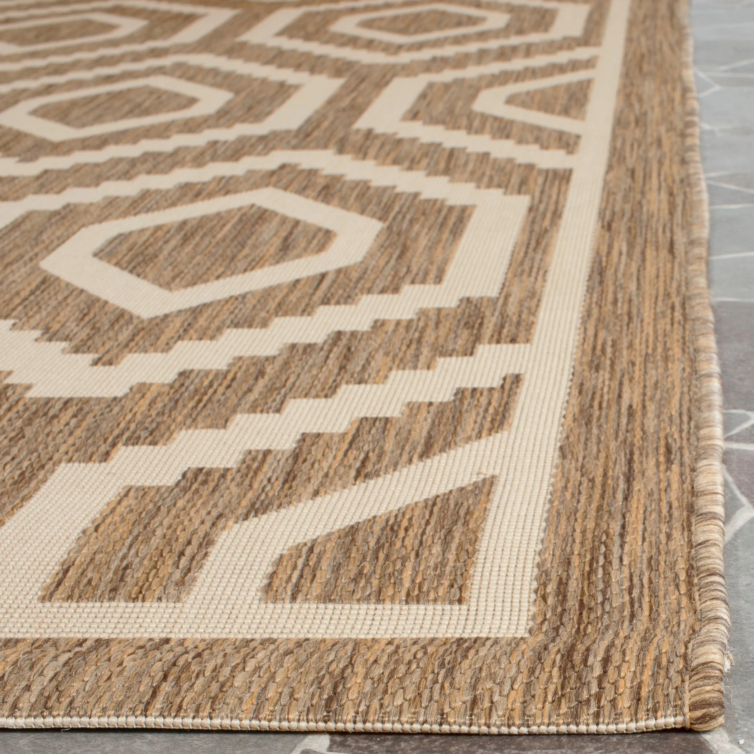 SAFAVIEH Courtyard Carolee Indoor/ Outdoor Patio Backyard Rug
