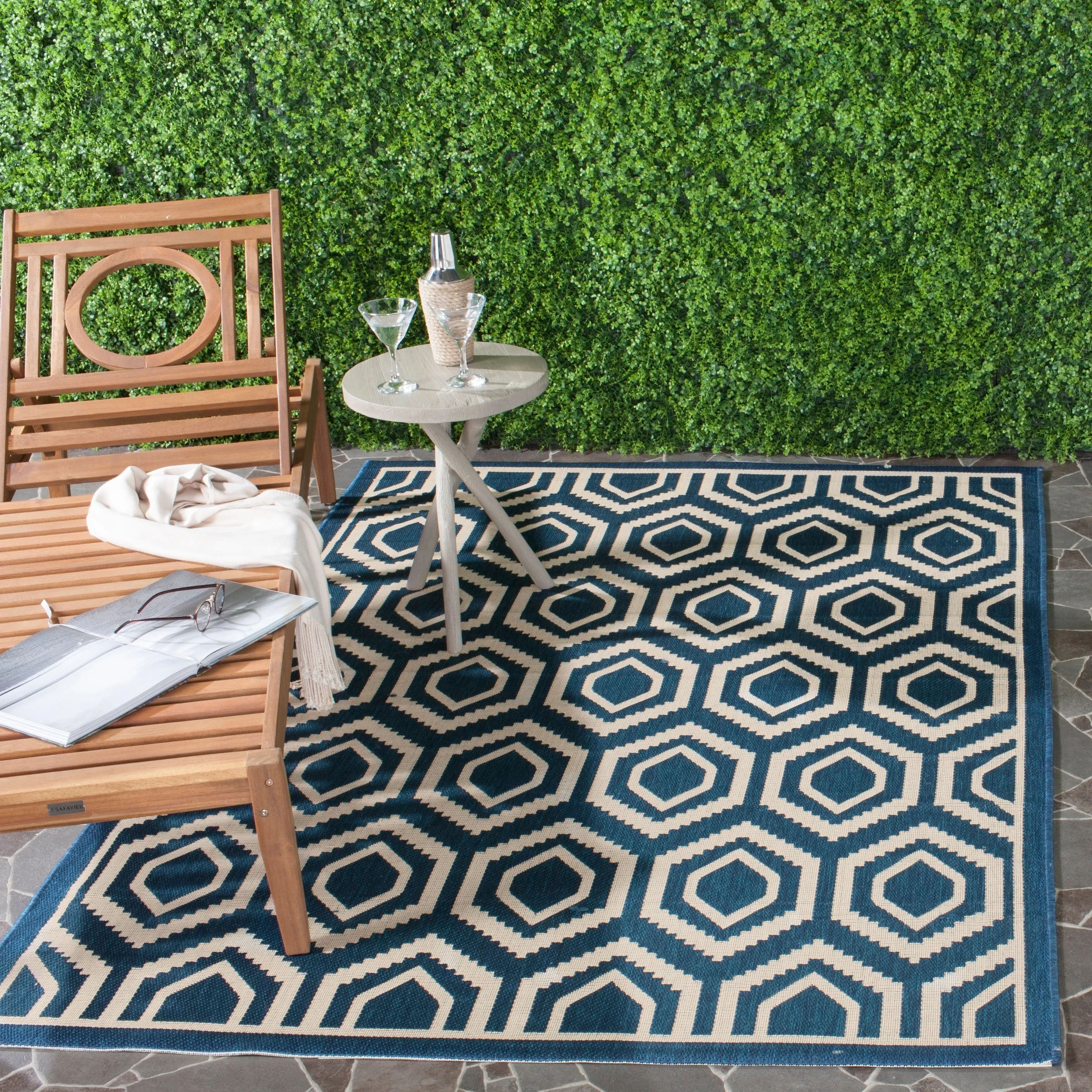 SAFAVIEH Courtyard Carolee Indoor/ Outdoor Patio Backyard Rug