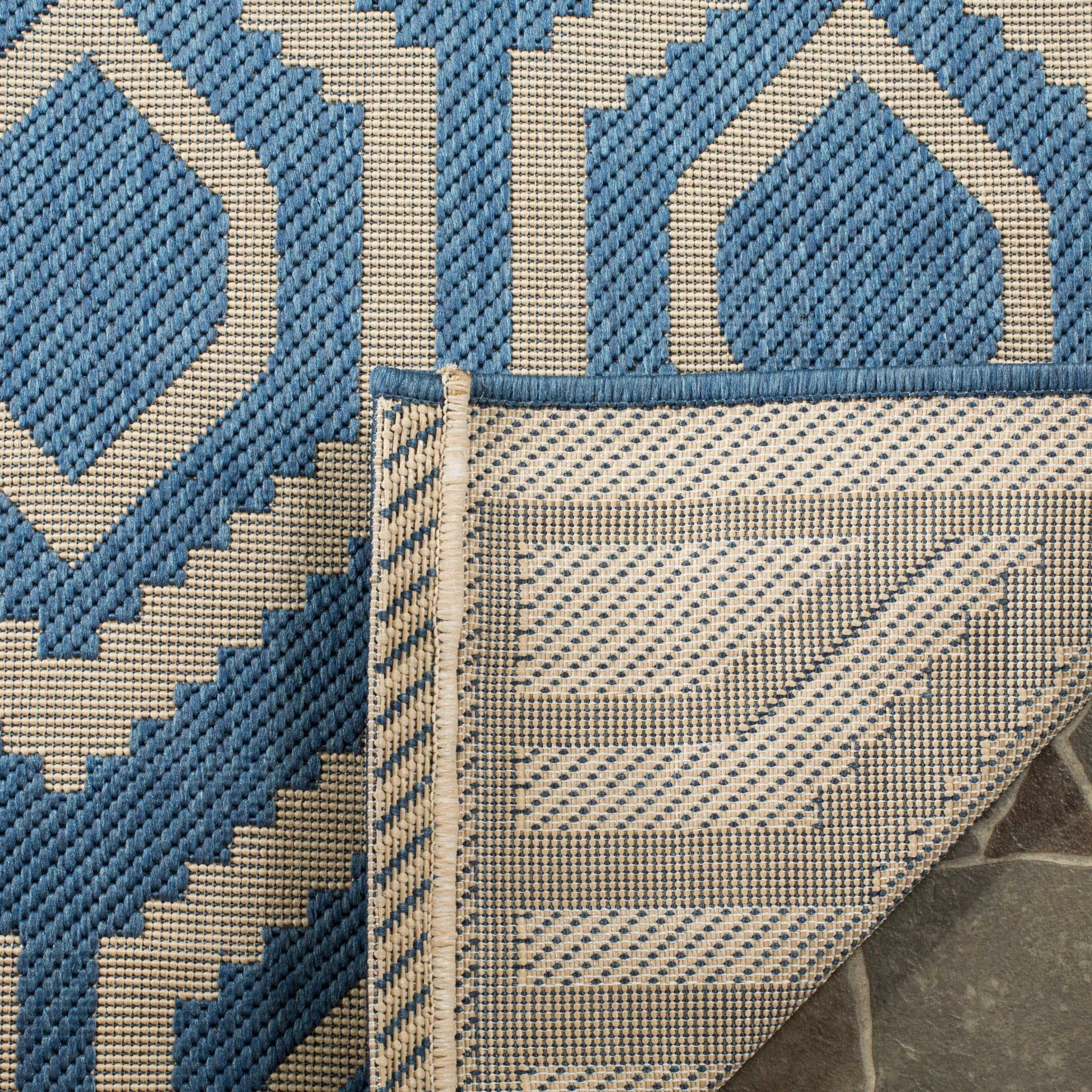 SAFAVIEH Courtyard Carolee Indoor/ Outdoor Patio Backyard Rug