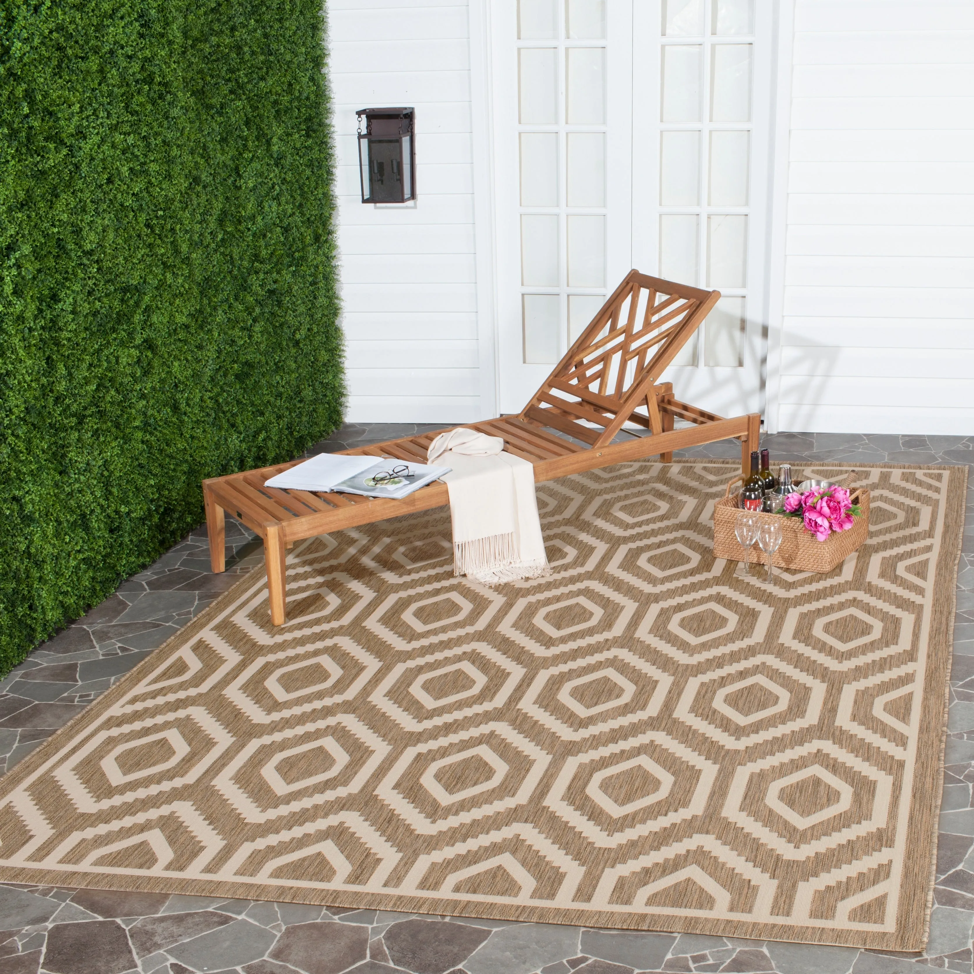 SAFAVIEH Courtyard Carolee Indoor/ Outdoor Patio Backyard Rug