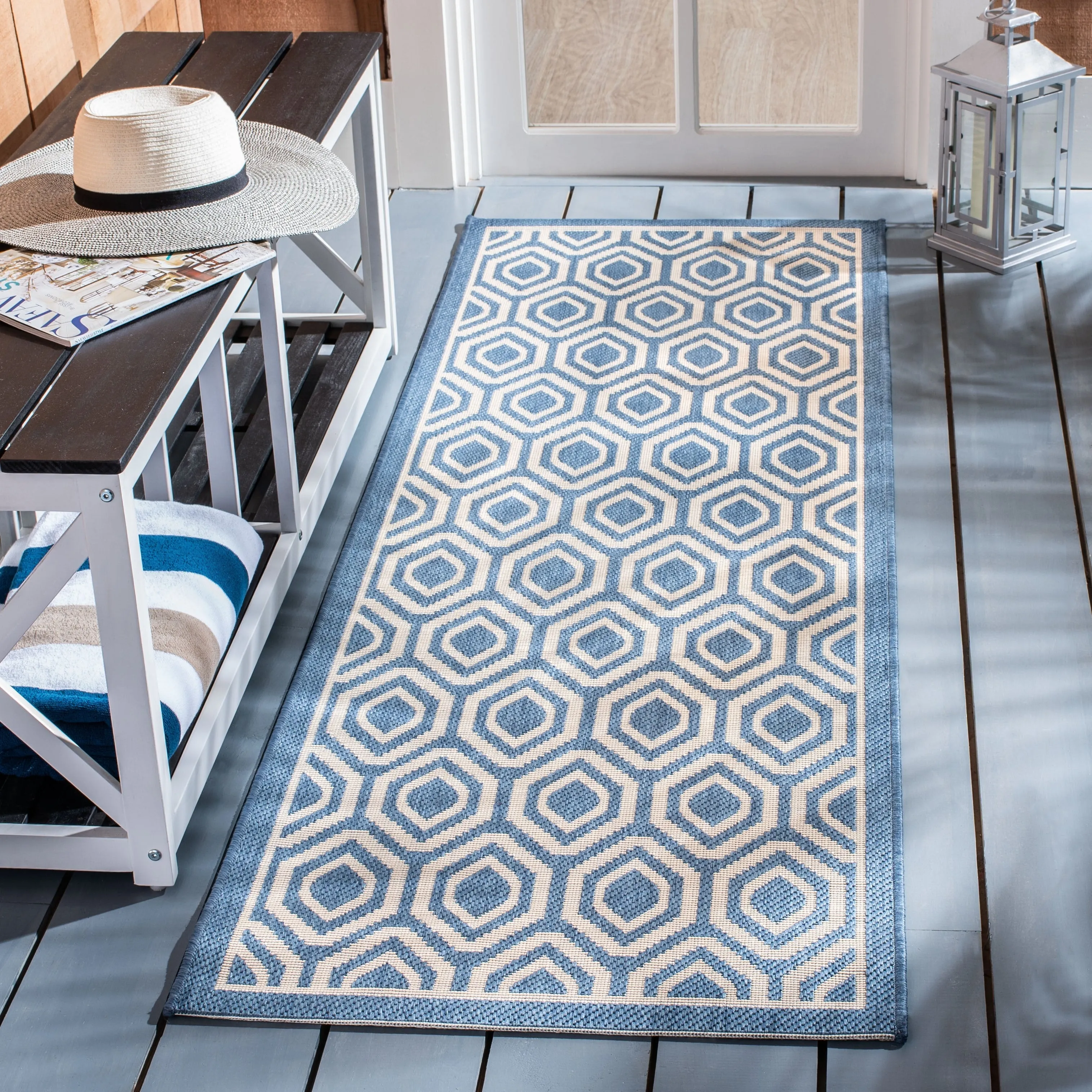 SAFAVIEH Courtyard Carolee Indoor/ Outdoor Patio Backyard Rug