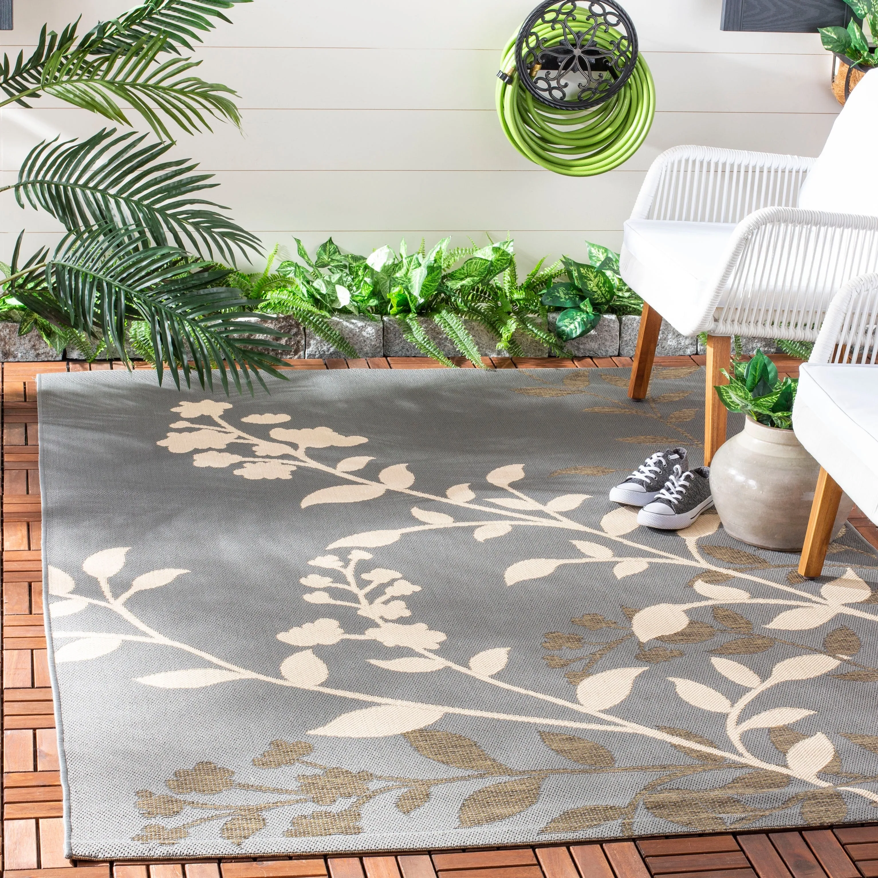 SAFAVIEH Courtyard Edine Botanical Indoor/ Outdoor Waterproof Patio Backyard