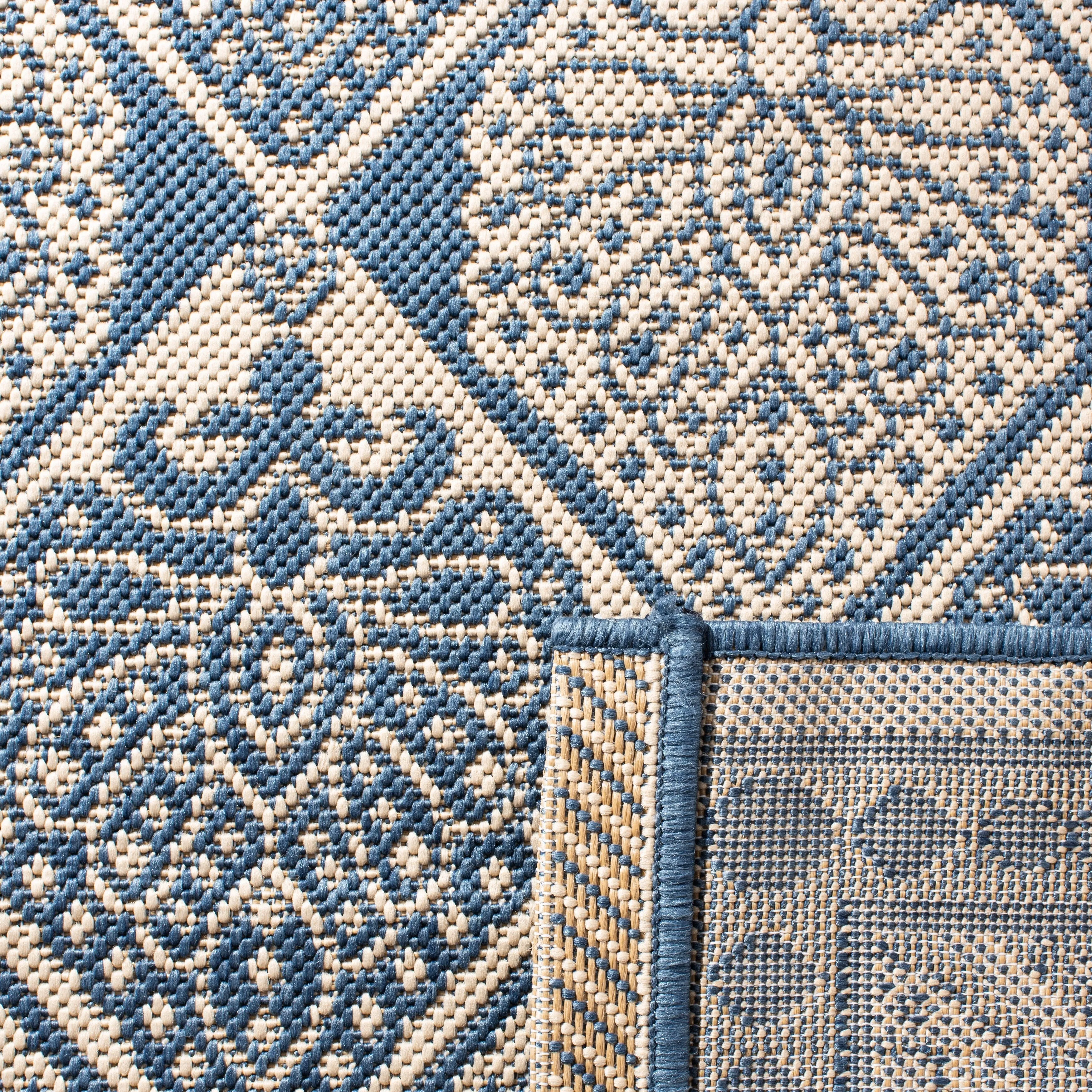 SAFAVIEH Courtyard Evangelina Indoor/ Outdoor Waterproof Patio Backyard Rug