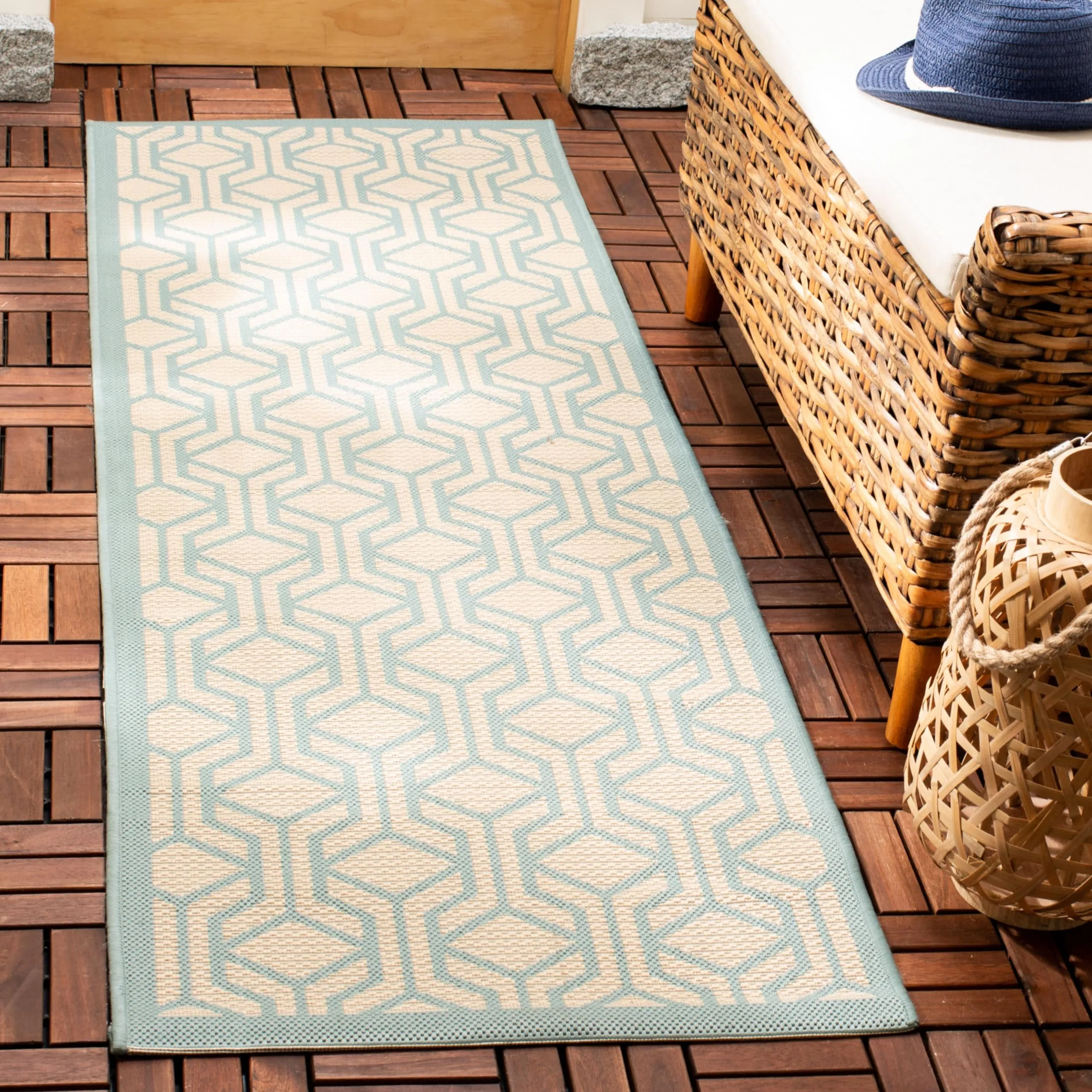 SAFAVIEH Courtyard Jeanine Indoor/ Outdoor Waterproof Patio Backyard Rug