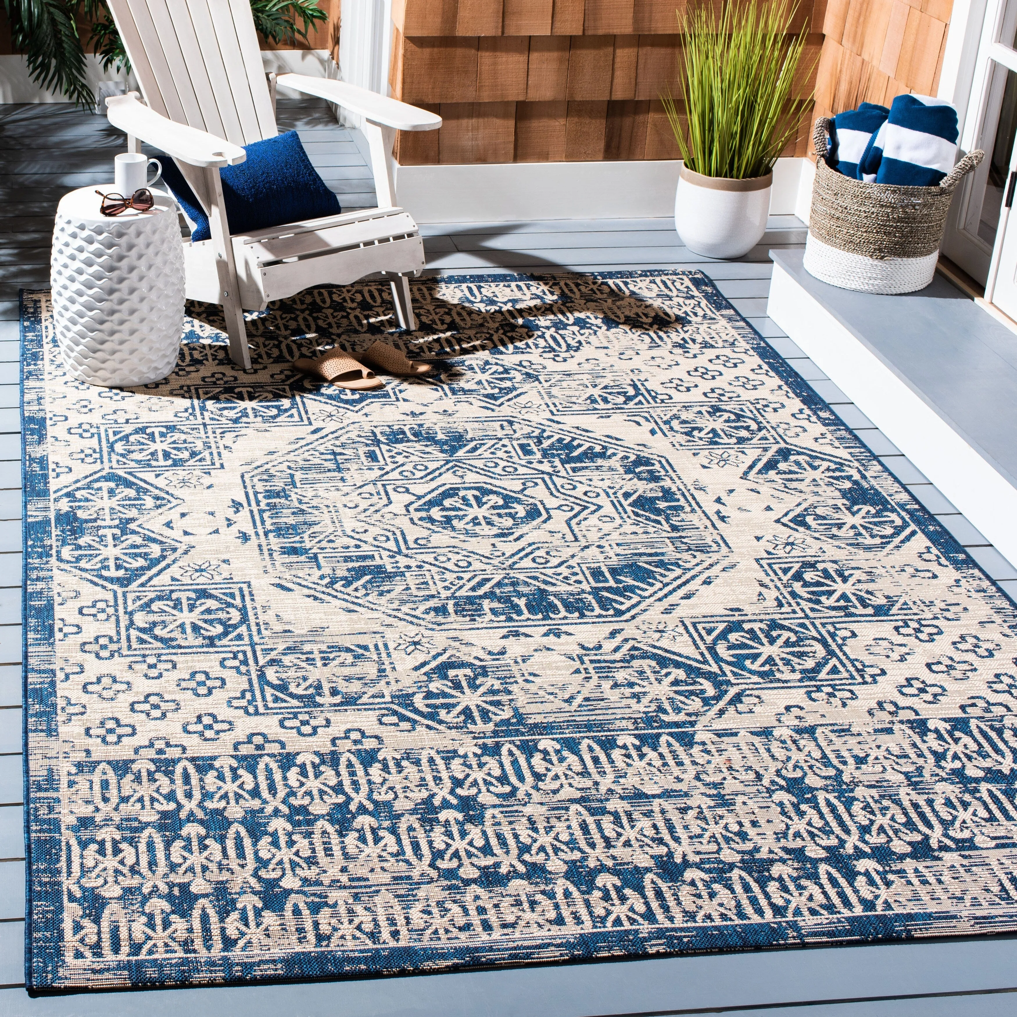 SAFAVIEH Courtyard Leanne Indoor/ Outdoor Waterproof Patio Backyard Rug - Beige/Navy - 5'3 x 7'7