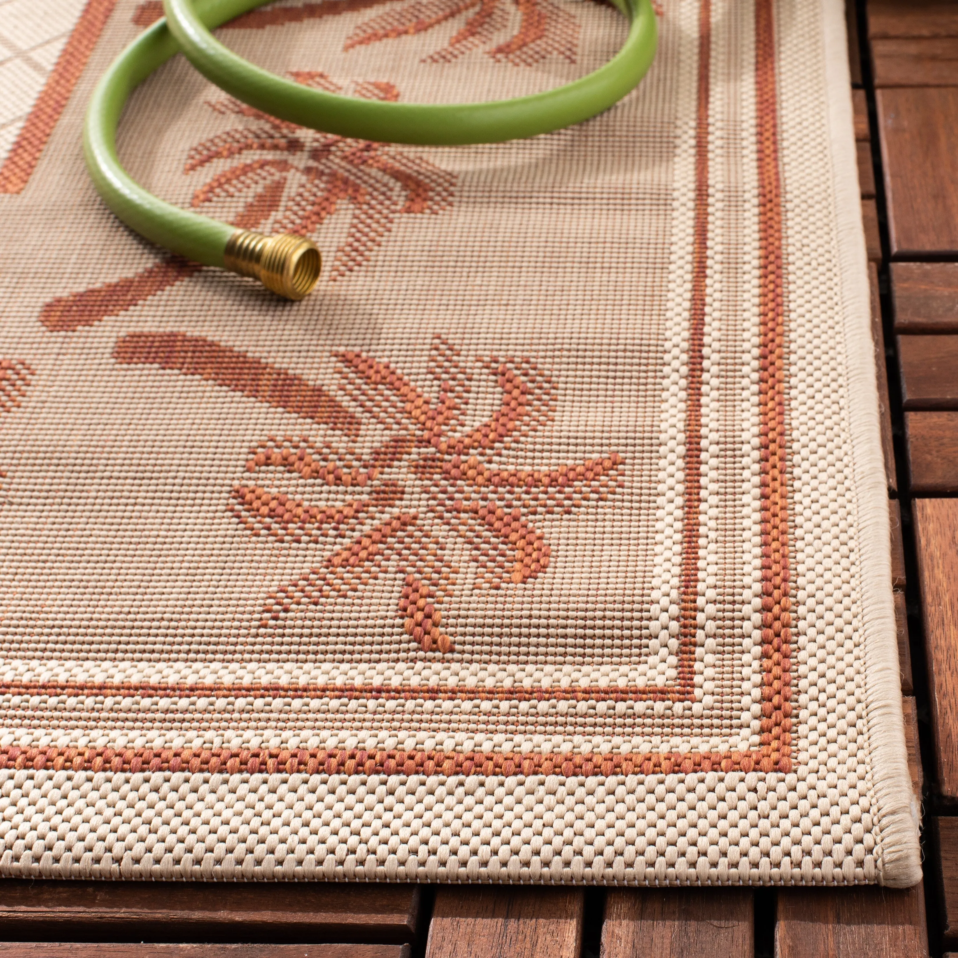 SAFAVIEH Courtyard Merilin Indoor/ Outdoor Geometric Area Rug