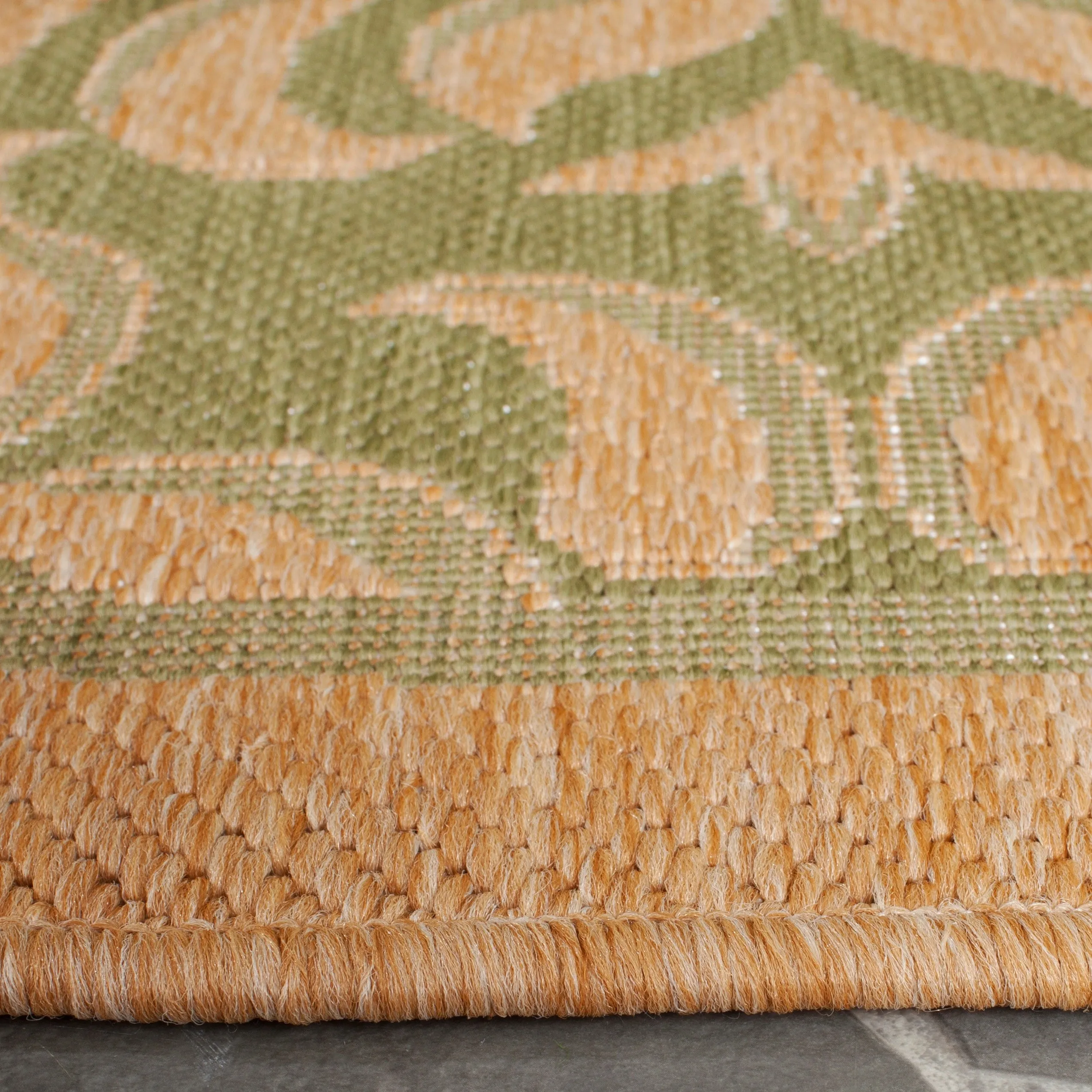 SAFAVIEH Courtyard Mitzi Indoor/ Outdoor Waterproof Patio Backyard Rug