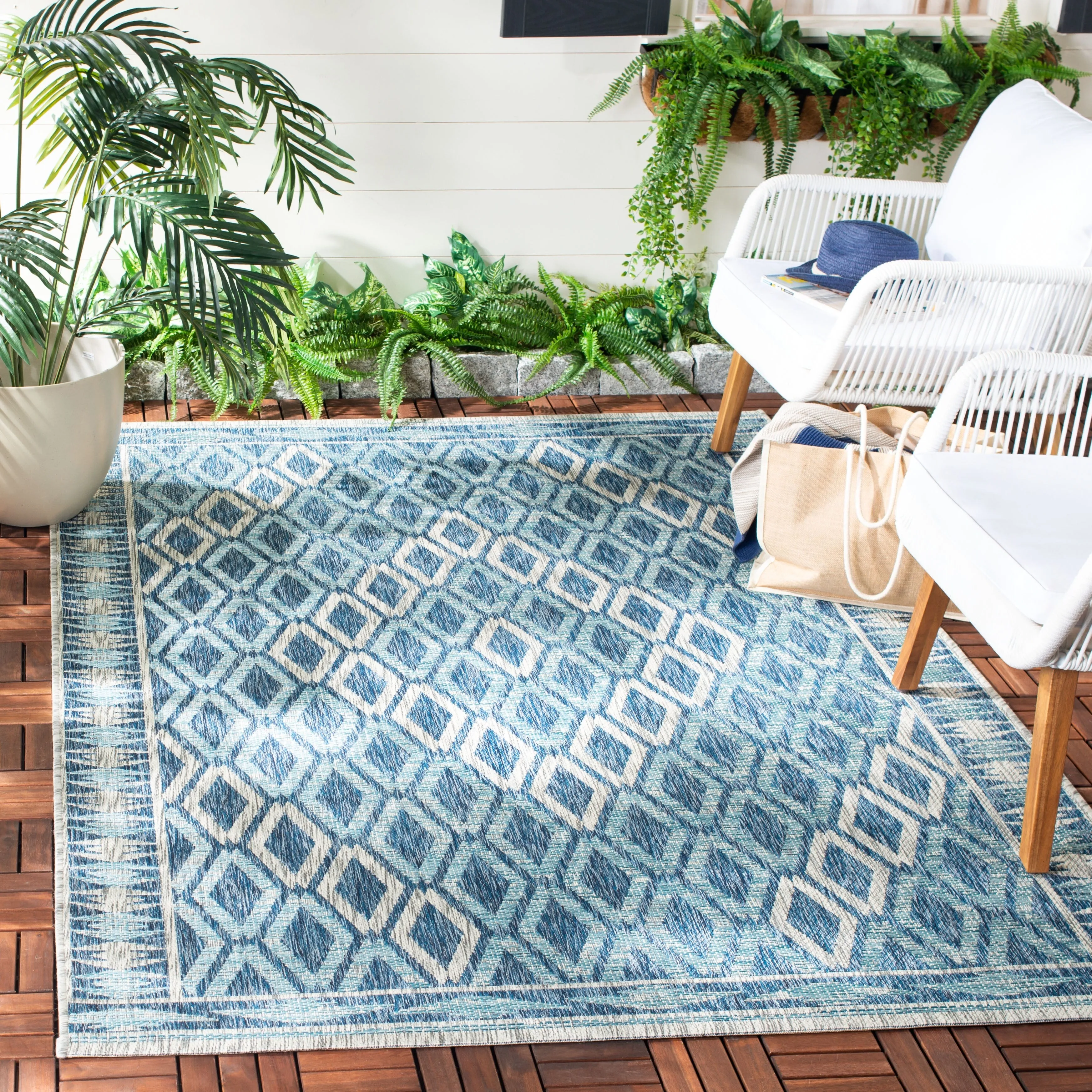 SAFAVIEH Courtyard Noreta Indoor/ Outdoor Waterproof Patio Backyard Rug - Navy/Grey - 5'3 x 7'7