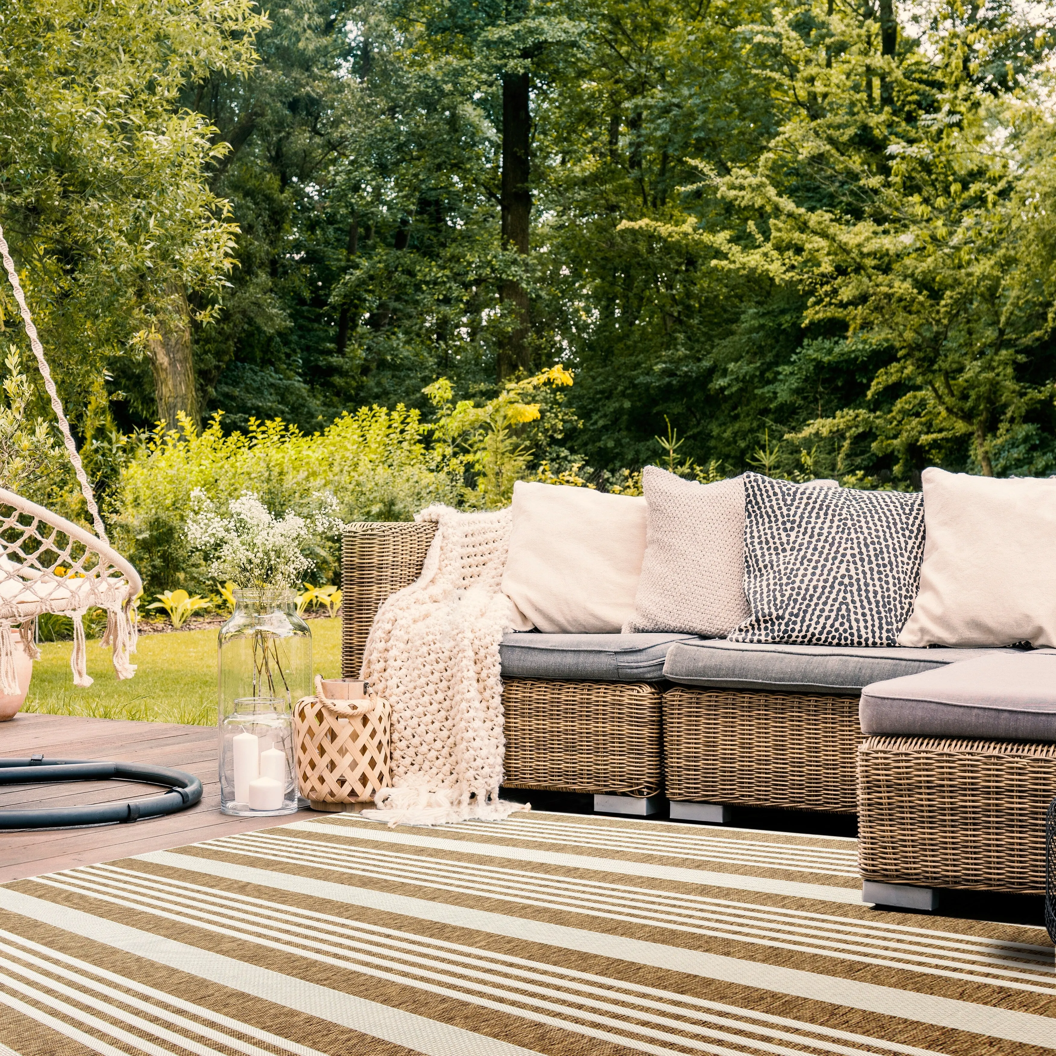 SAFAVIEH Courtyard Orsi Indoor/ Outdoor Waterproof Area Rug