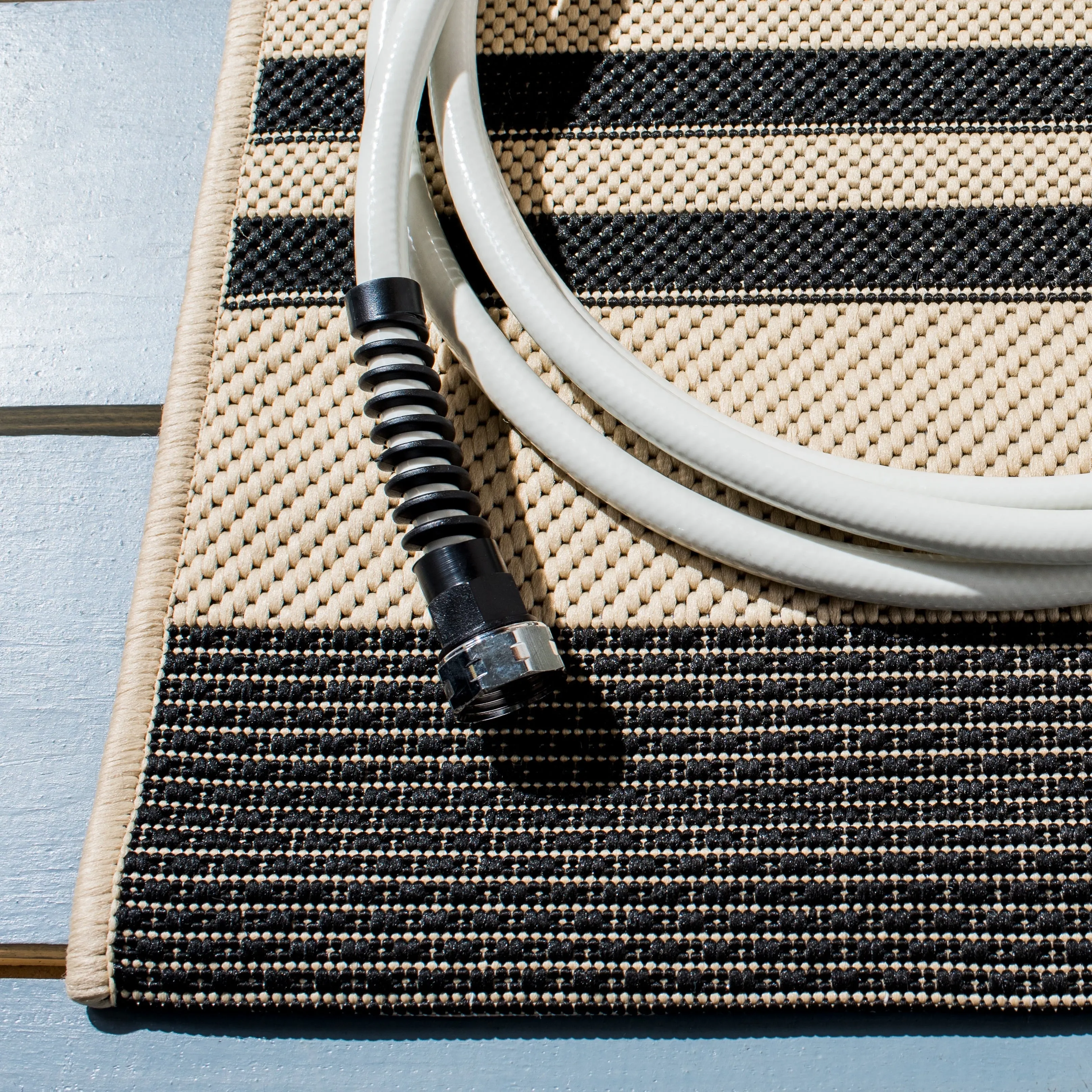 SAFAVIEH Courtyard Orsi Indoor/ Outdoor Waterproof Area Rug