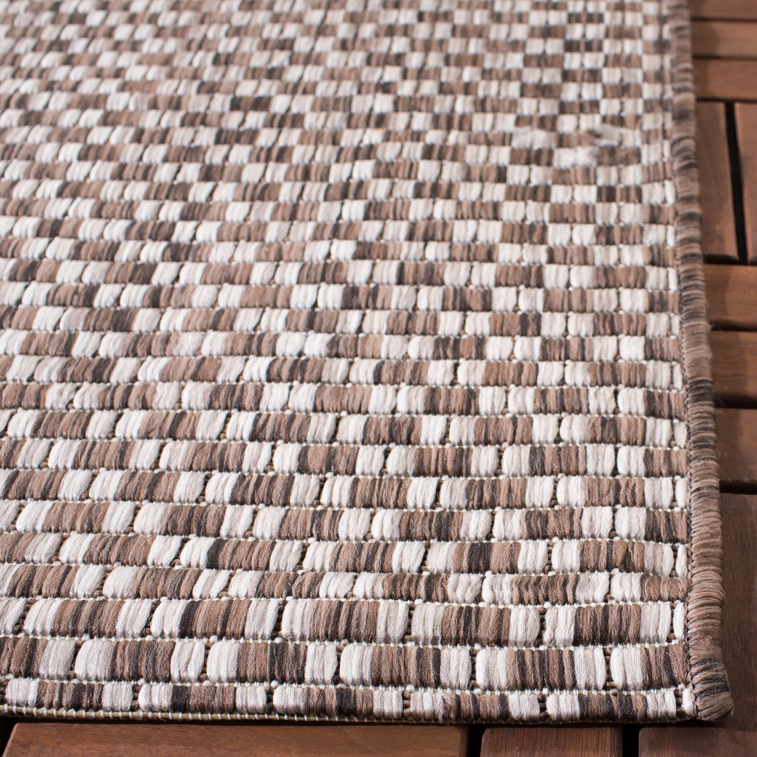 SAFAVIEH Courtyard Ragini Indoor/Outdoor Waterproof Patio Backyard Rug