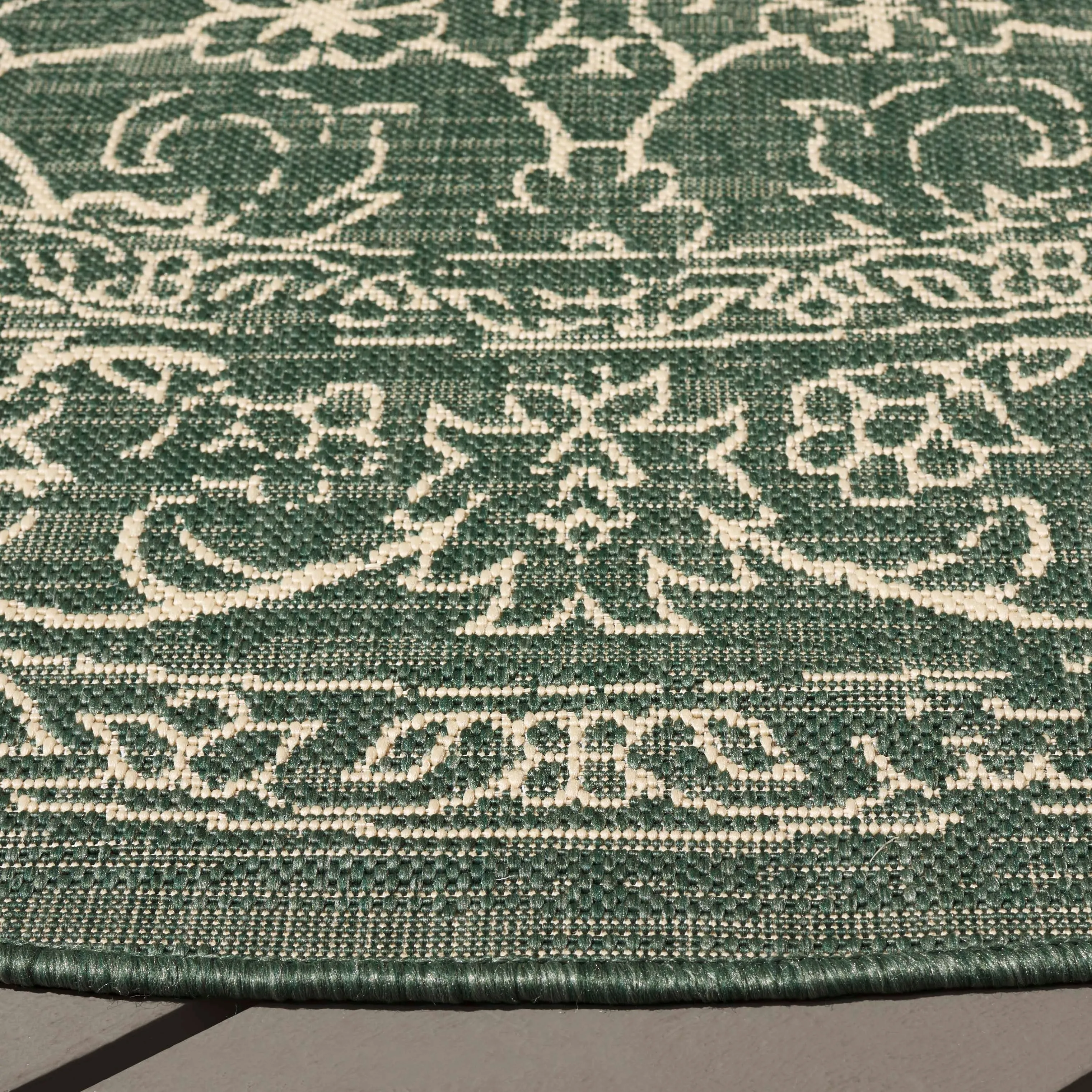 SAFAVIEH Courtyard Samuela Indoor/ Outdoor Waterproof Backyard Patio Rug