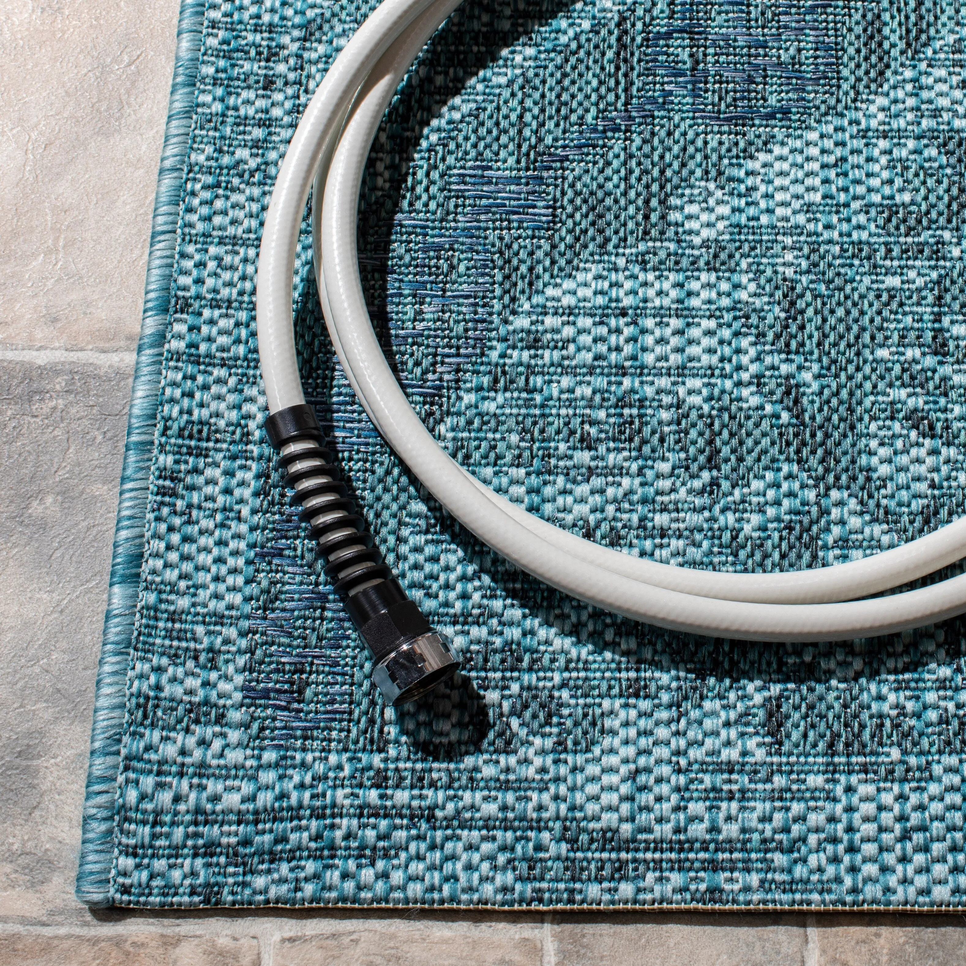 SAFAVIEH Courtyard Shelvie Indoor/ Outdoor Waterproof Patio Backyard Rug