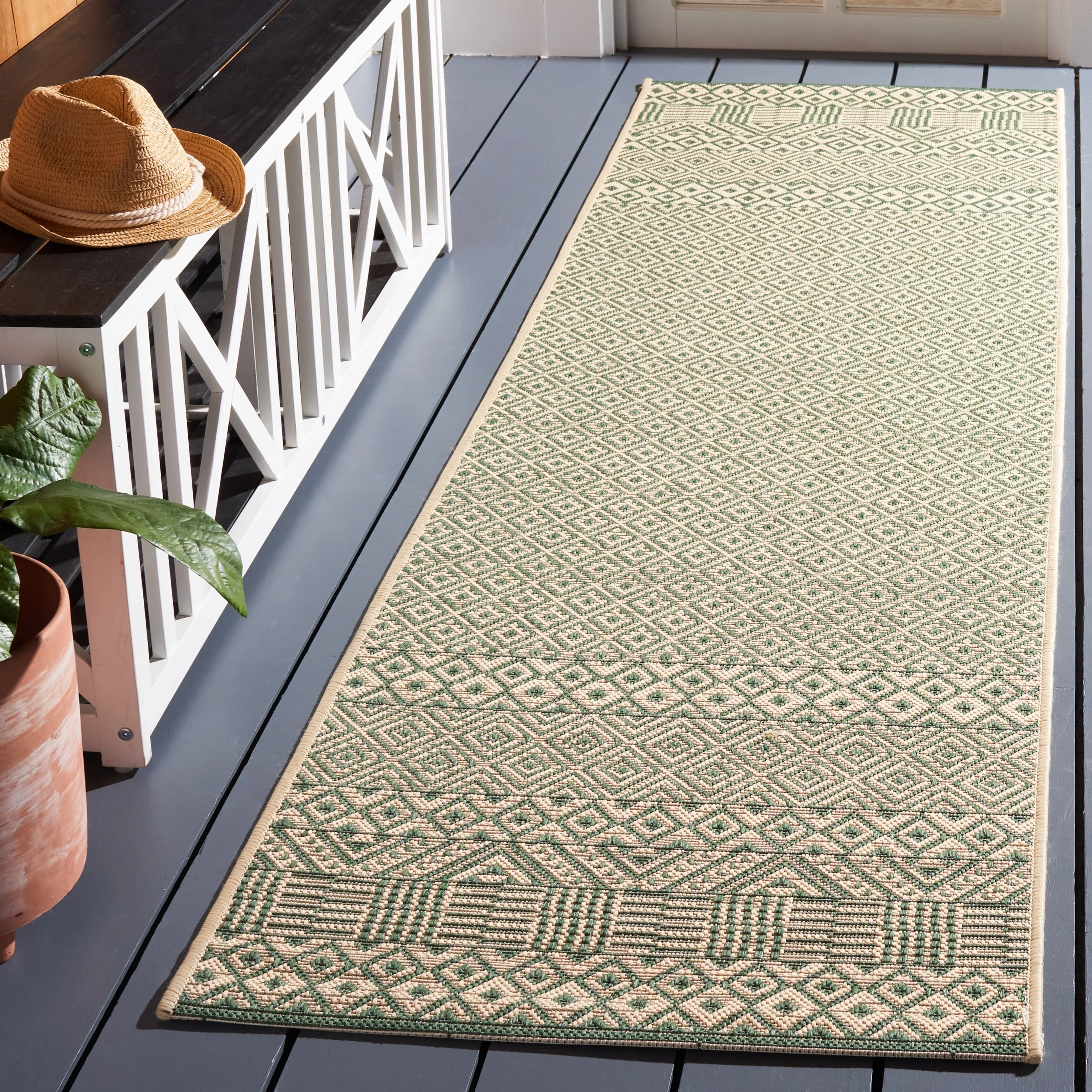 SAFAVIEH Courtyard Shikibu Indoor/ Outdoor Waterproof Patio Backyard Rug