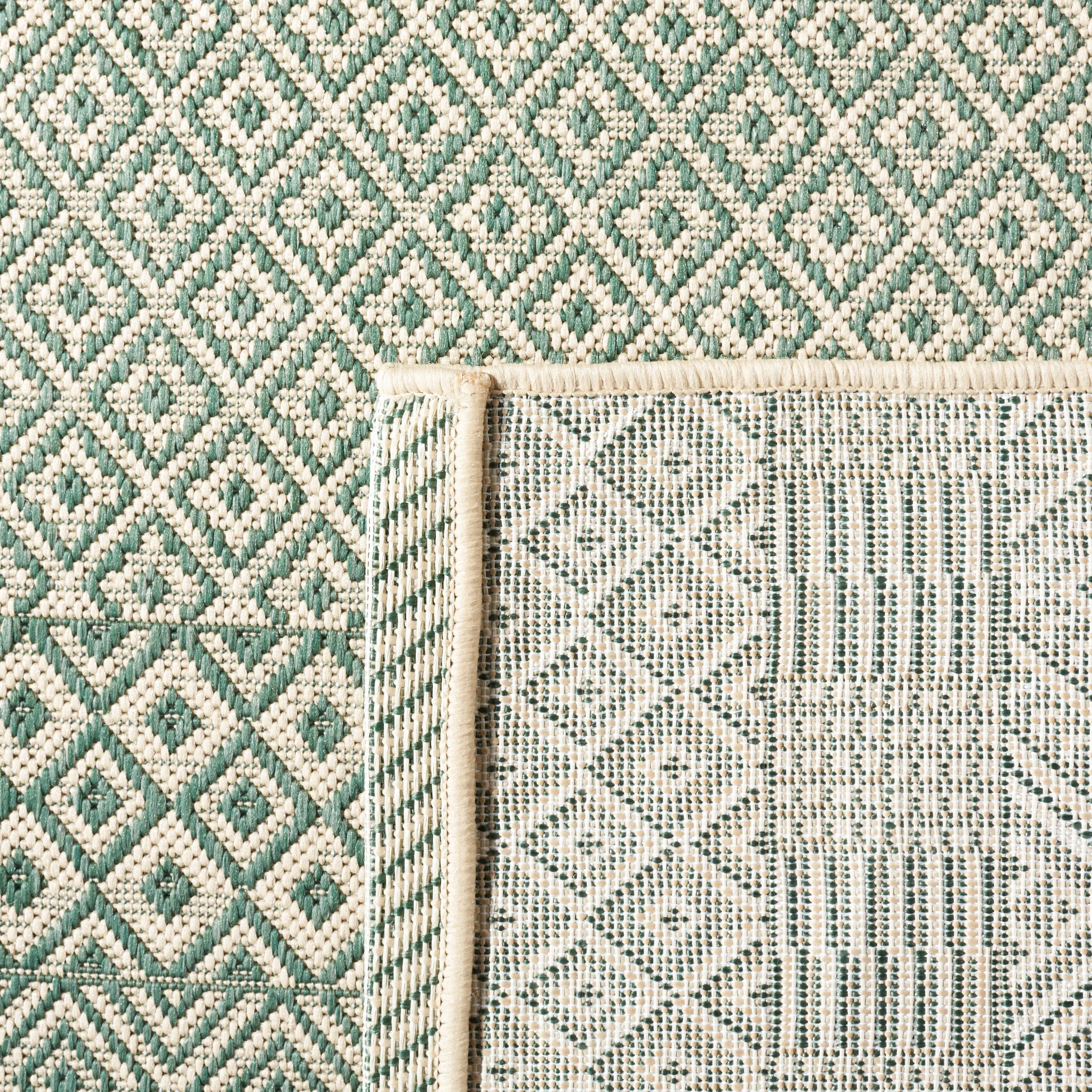 SAFAVIEH Courtyard Shikibu Indoor/ Outdoor Waterproof Patio Backyard Rug